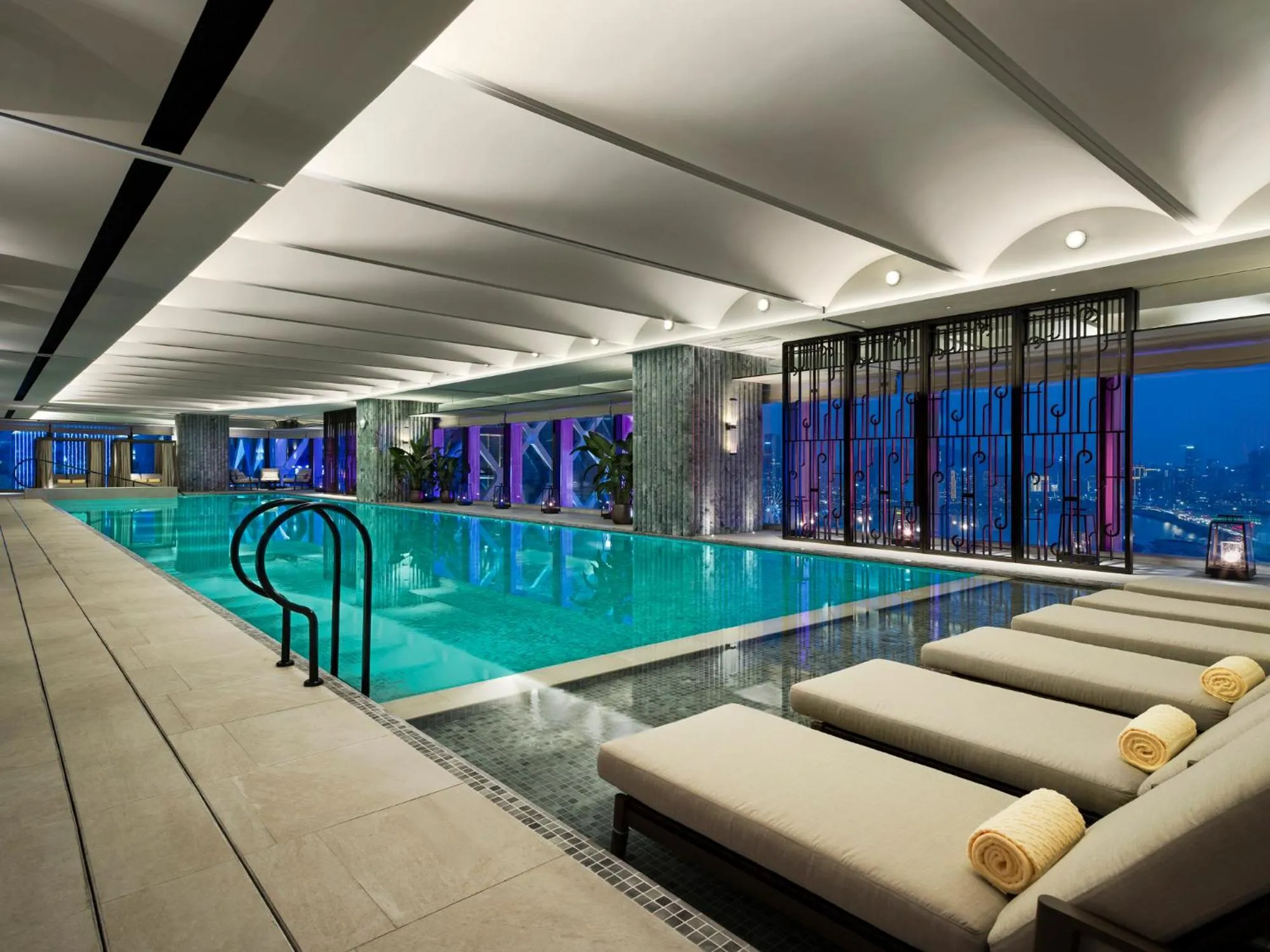 Swimming pool in The St. Regis Shenzhen Bao'an