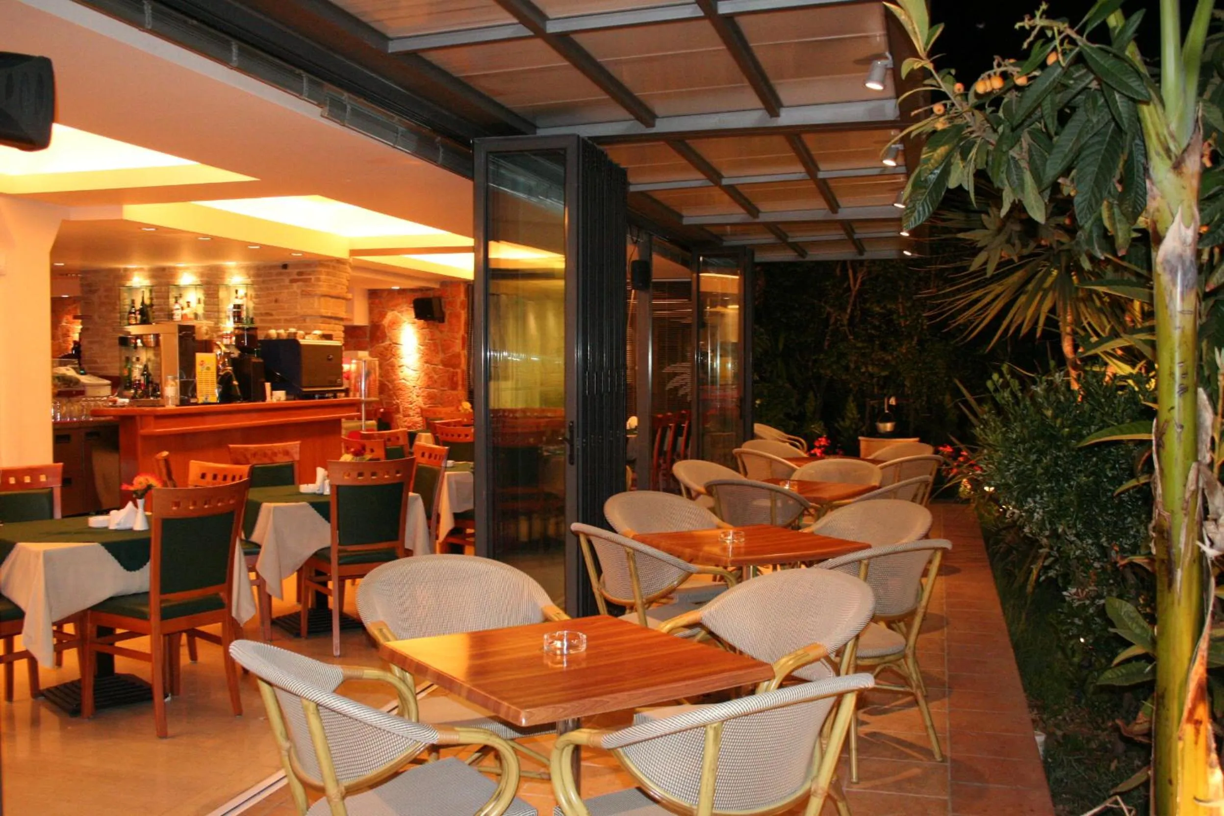 Patio in Paradise Lost Hotel-Apartments