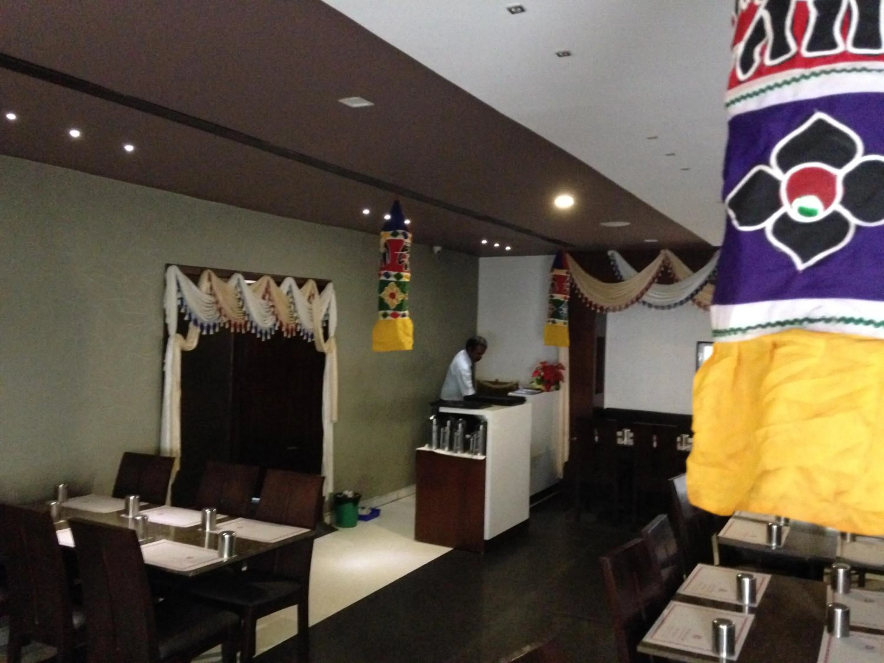 Restaurant/places to eat in Vijey Hotels