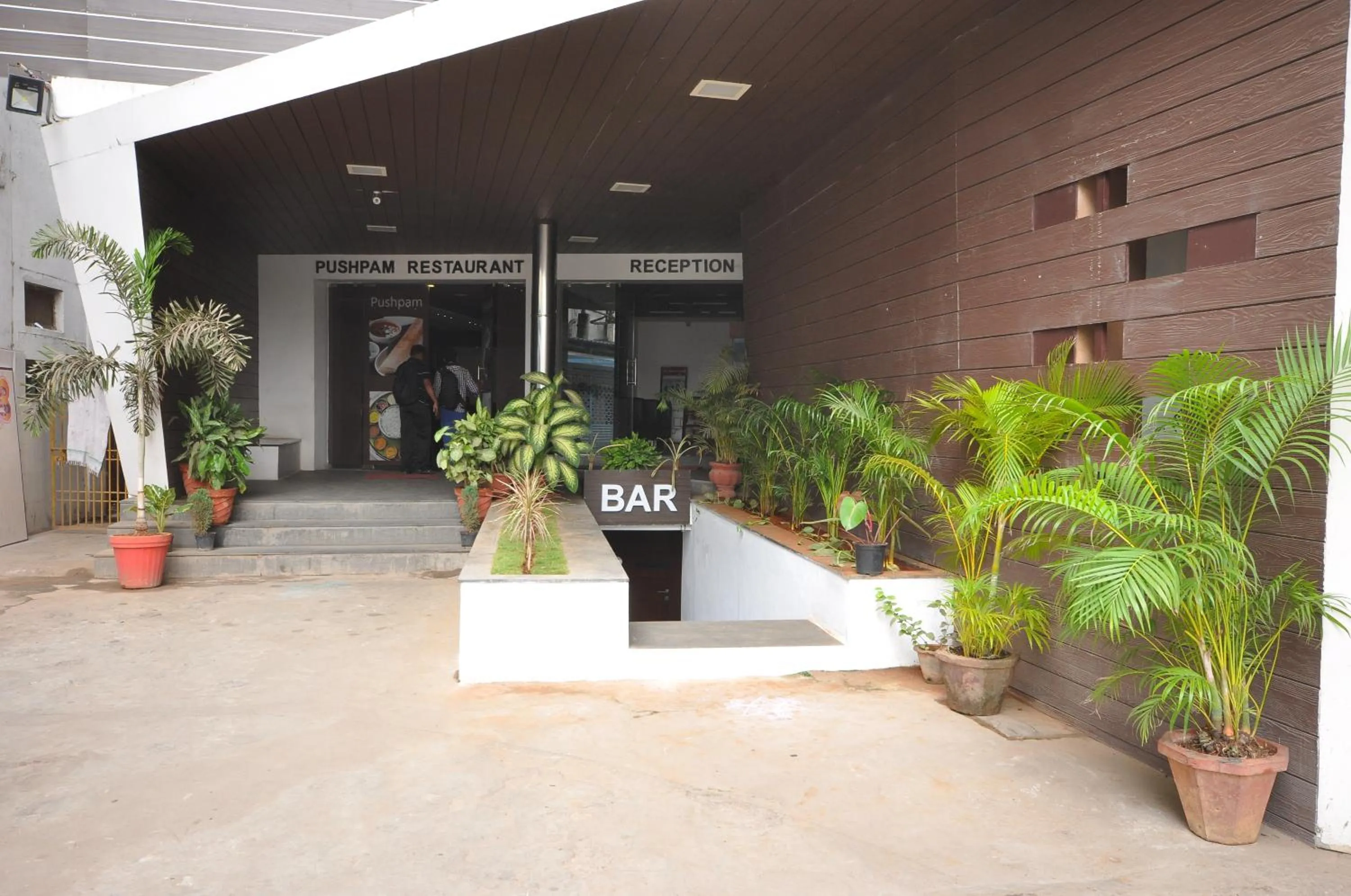 Facade/entrance in Vijey Hotels