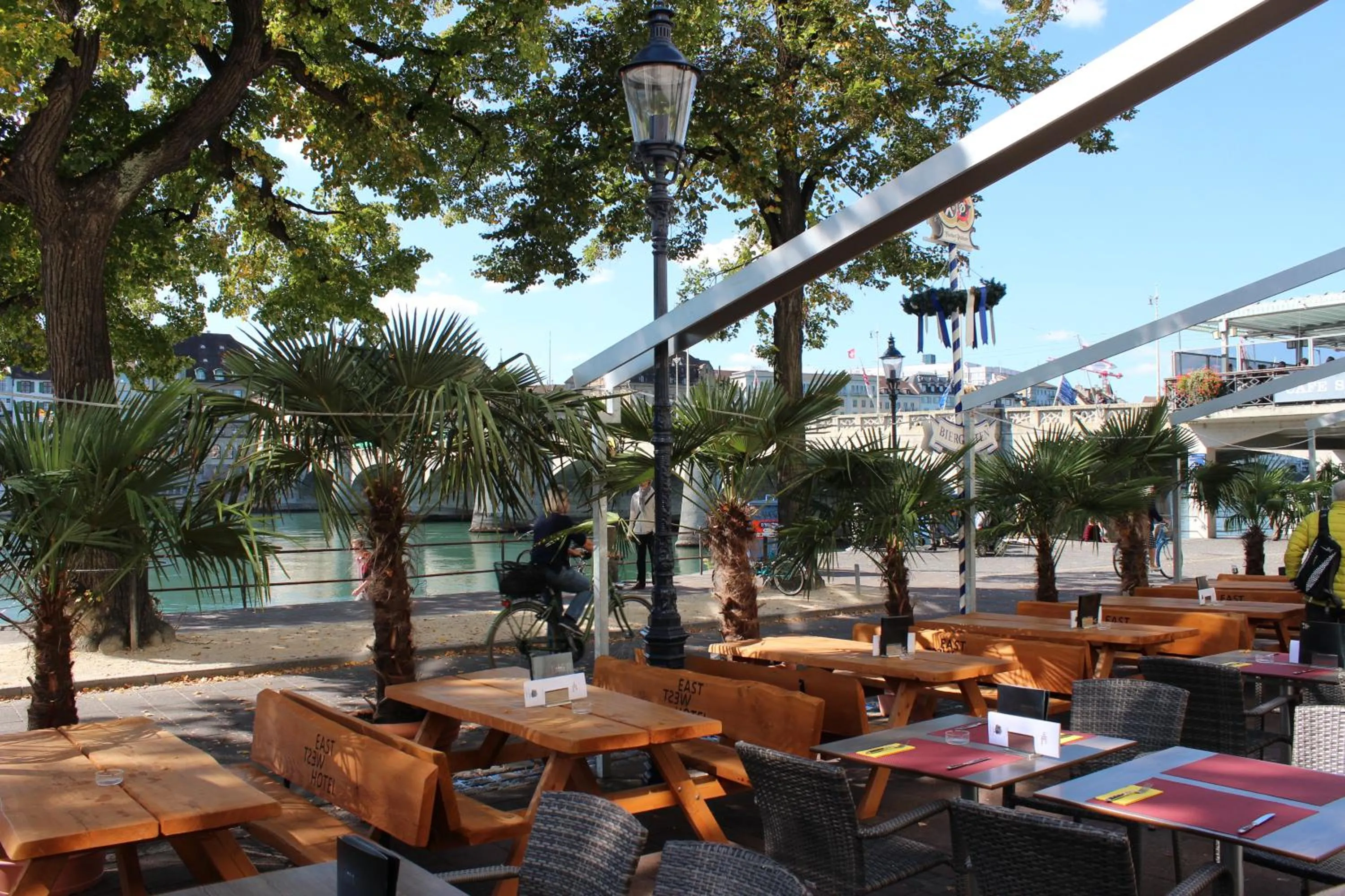 Restaurant/places to eat in East West Hotel Basel