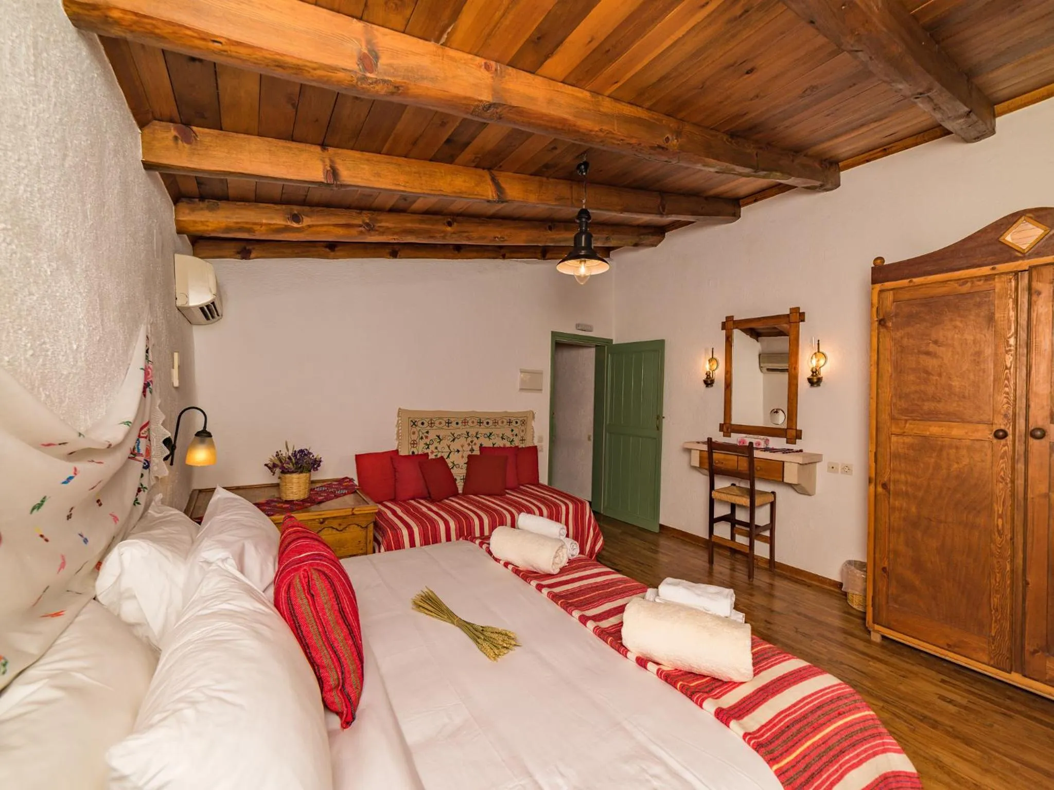 Bedroom, Bed in Villa Archanes