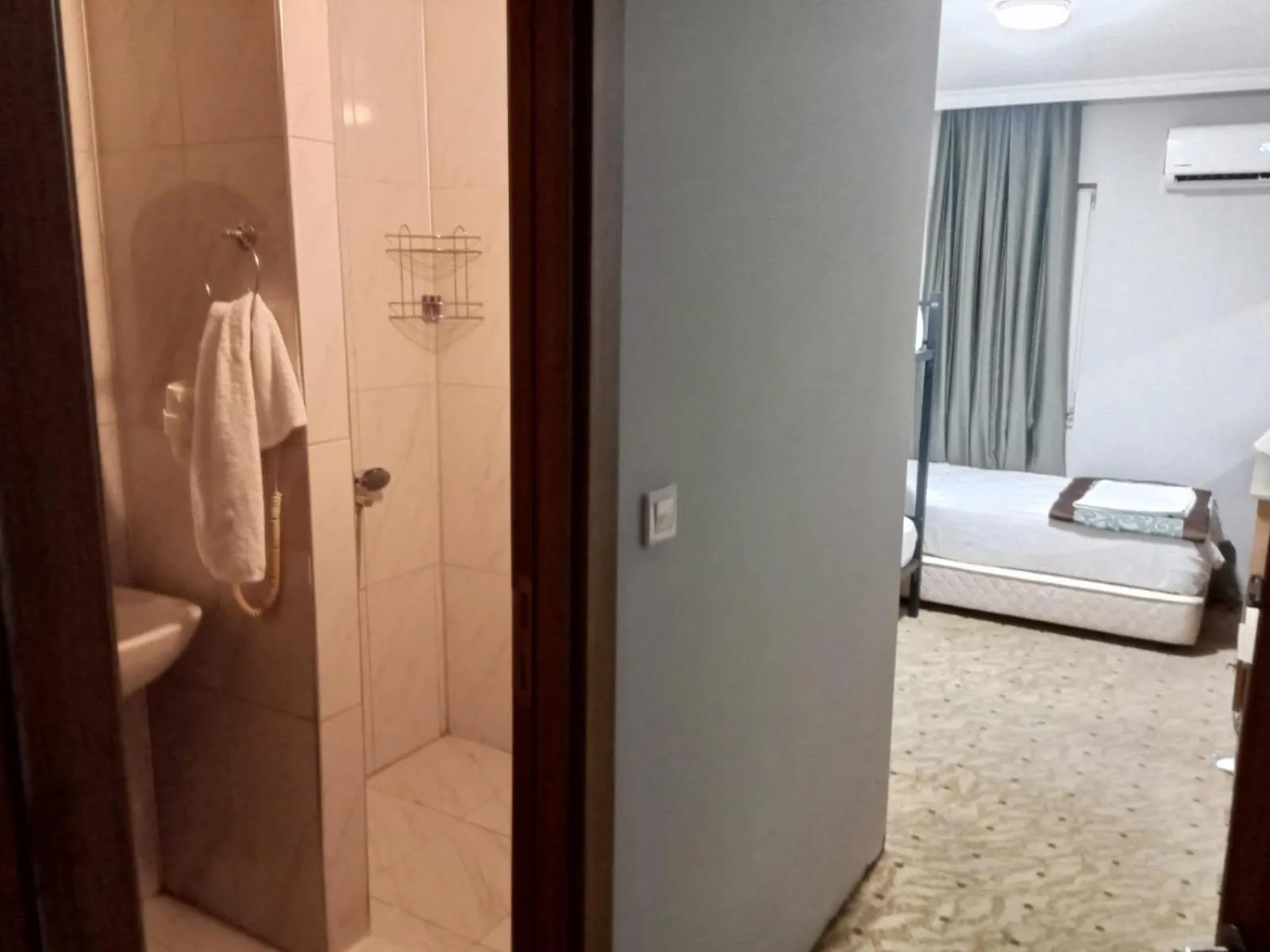 Photo of the whole room, Bed in Sever Hotel