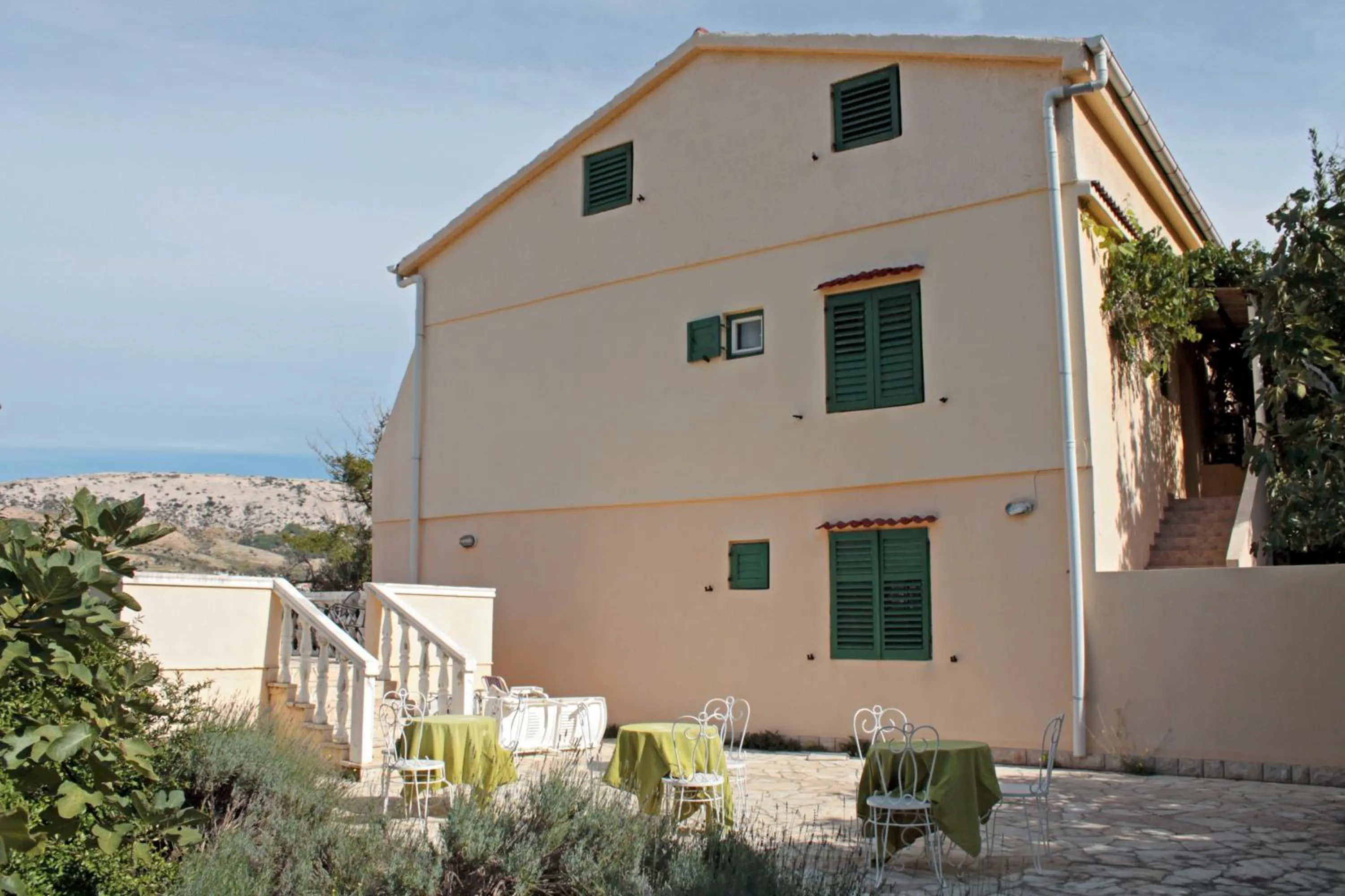 Property building in Lokunja Bed&Breakfast