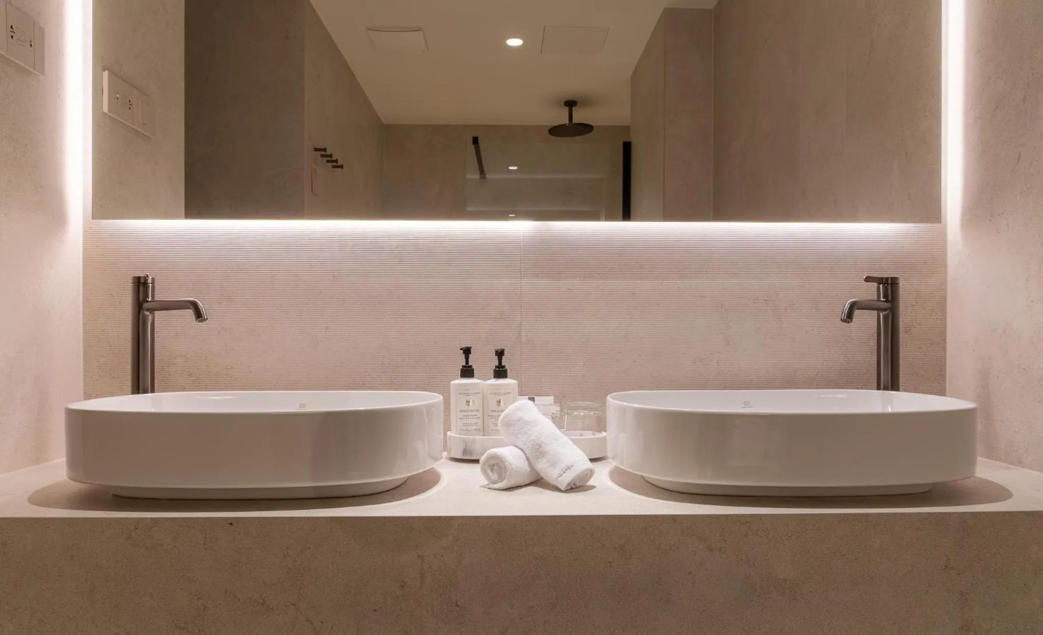 Bathroom in Hotel Sumratin