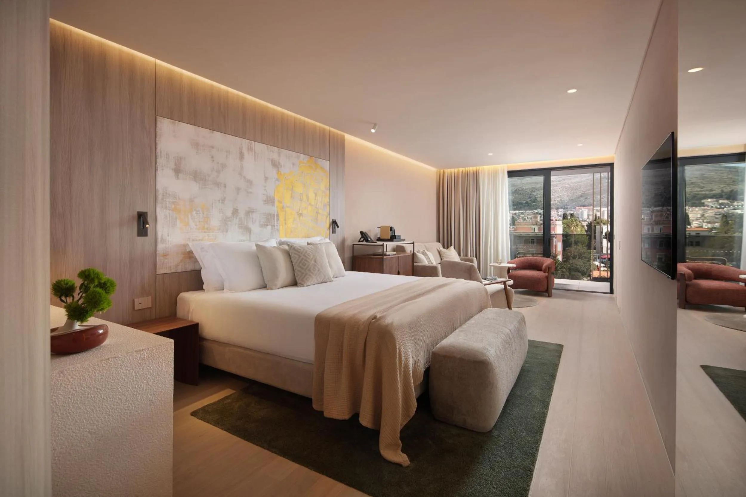 Bedroom, Bed in Hotel Sumratin