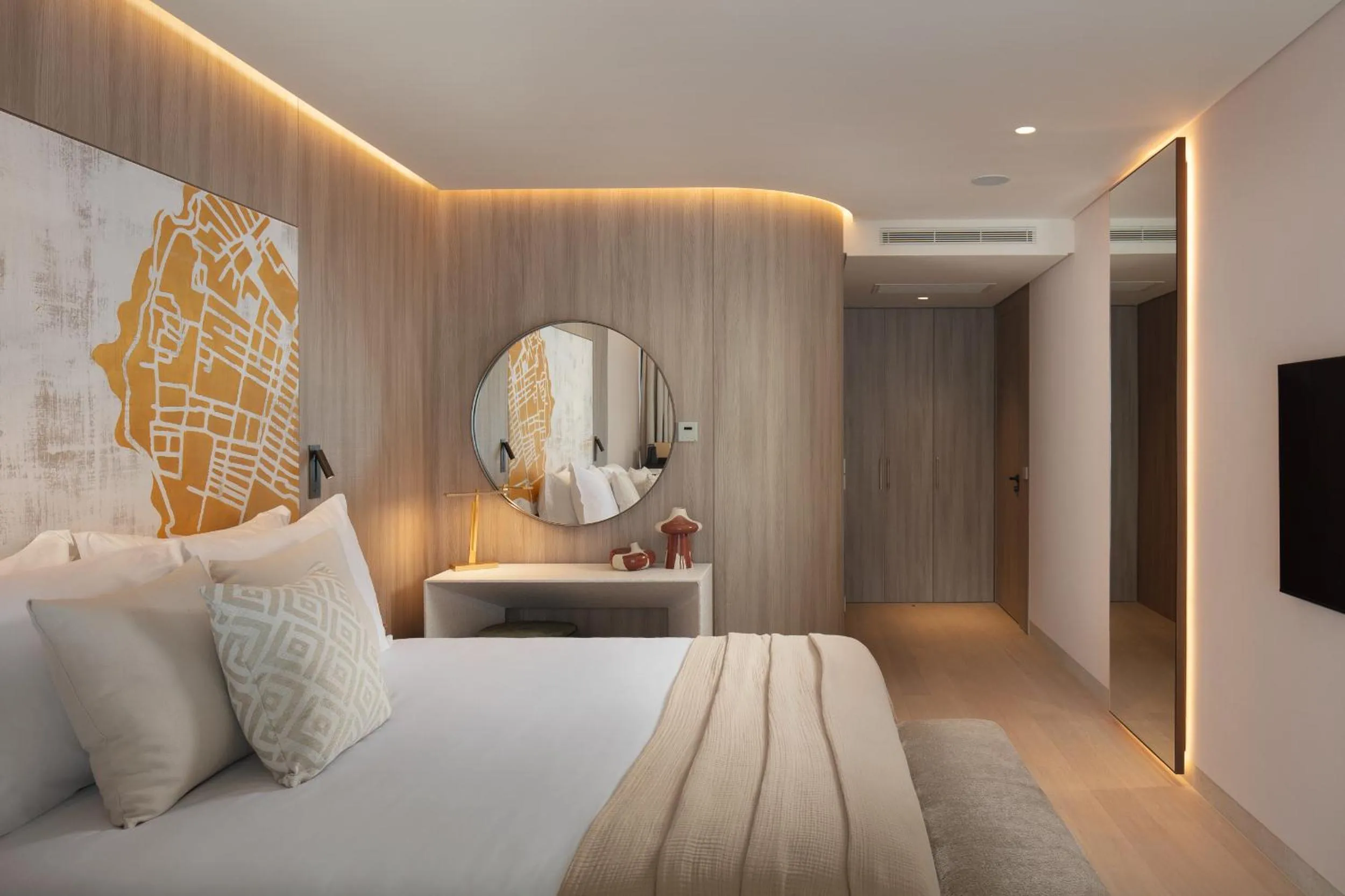 Bedroom, Bed in Hotel Sumratin