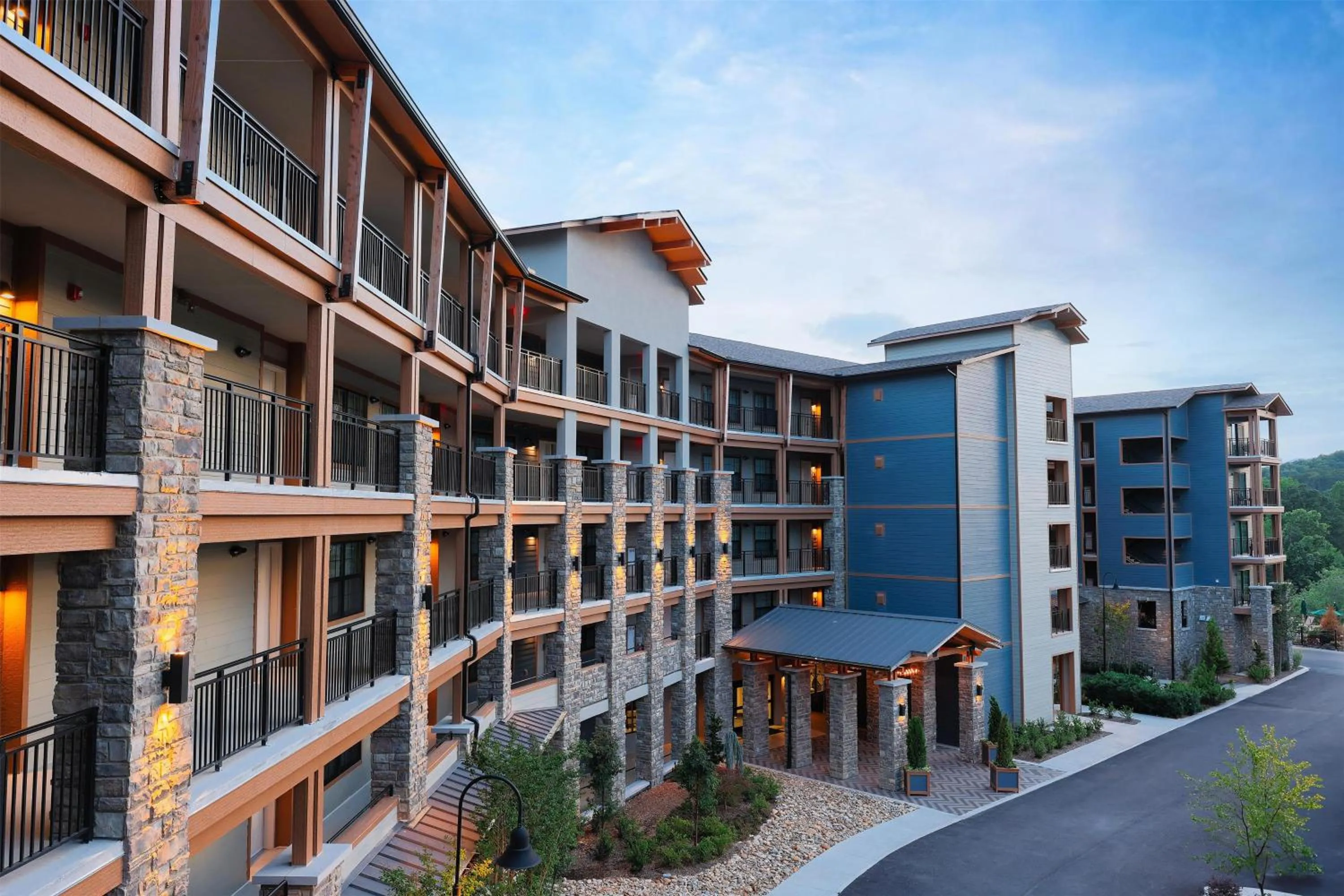 Property building in Hilton Vacation Club Mill Springs Lodge Pigeon Forge