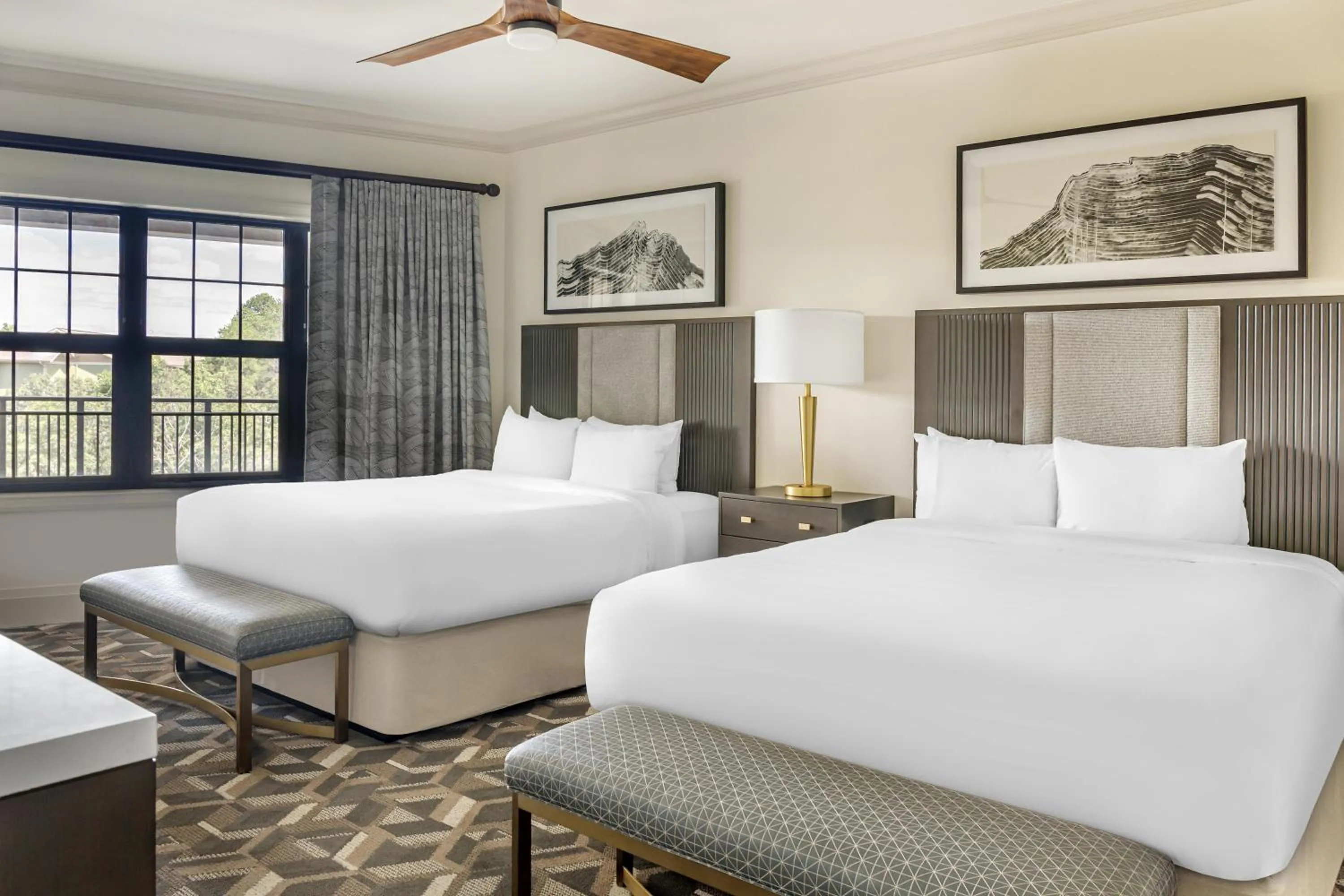 Bed in Hilton Vacation Club Mill Springs Lodge Pigeon Forge