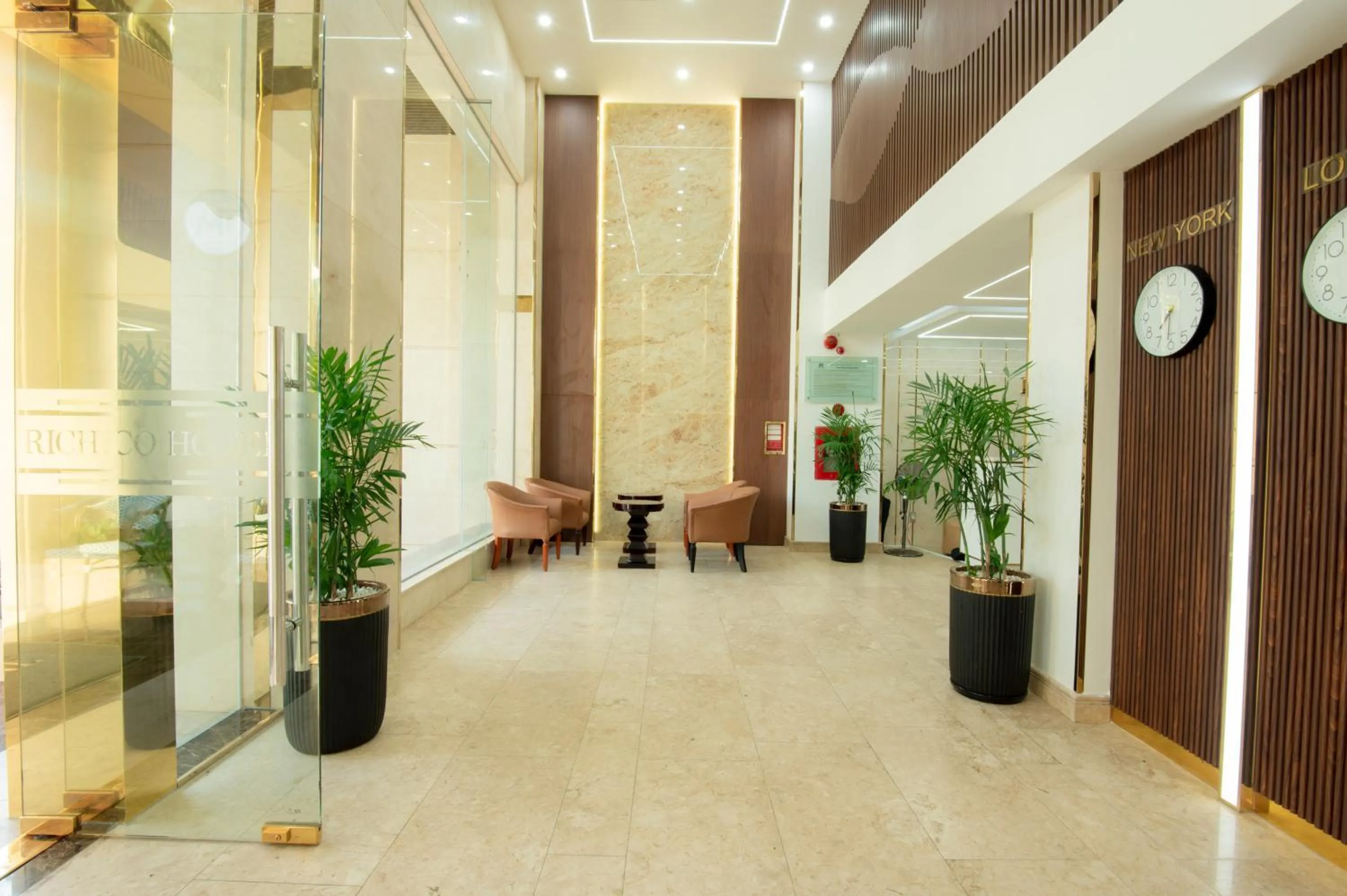 Communal lounge/ TV room in Richico Apartments And Hotel