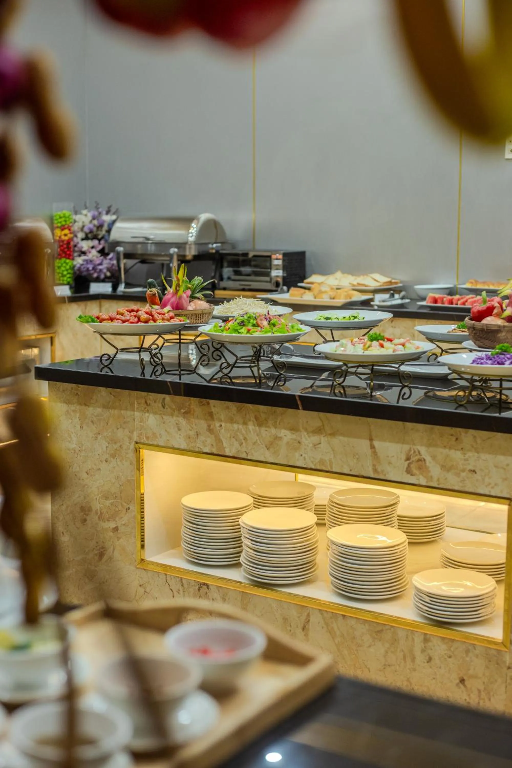 Food and drinks in Richico Apartments And Hotel