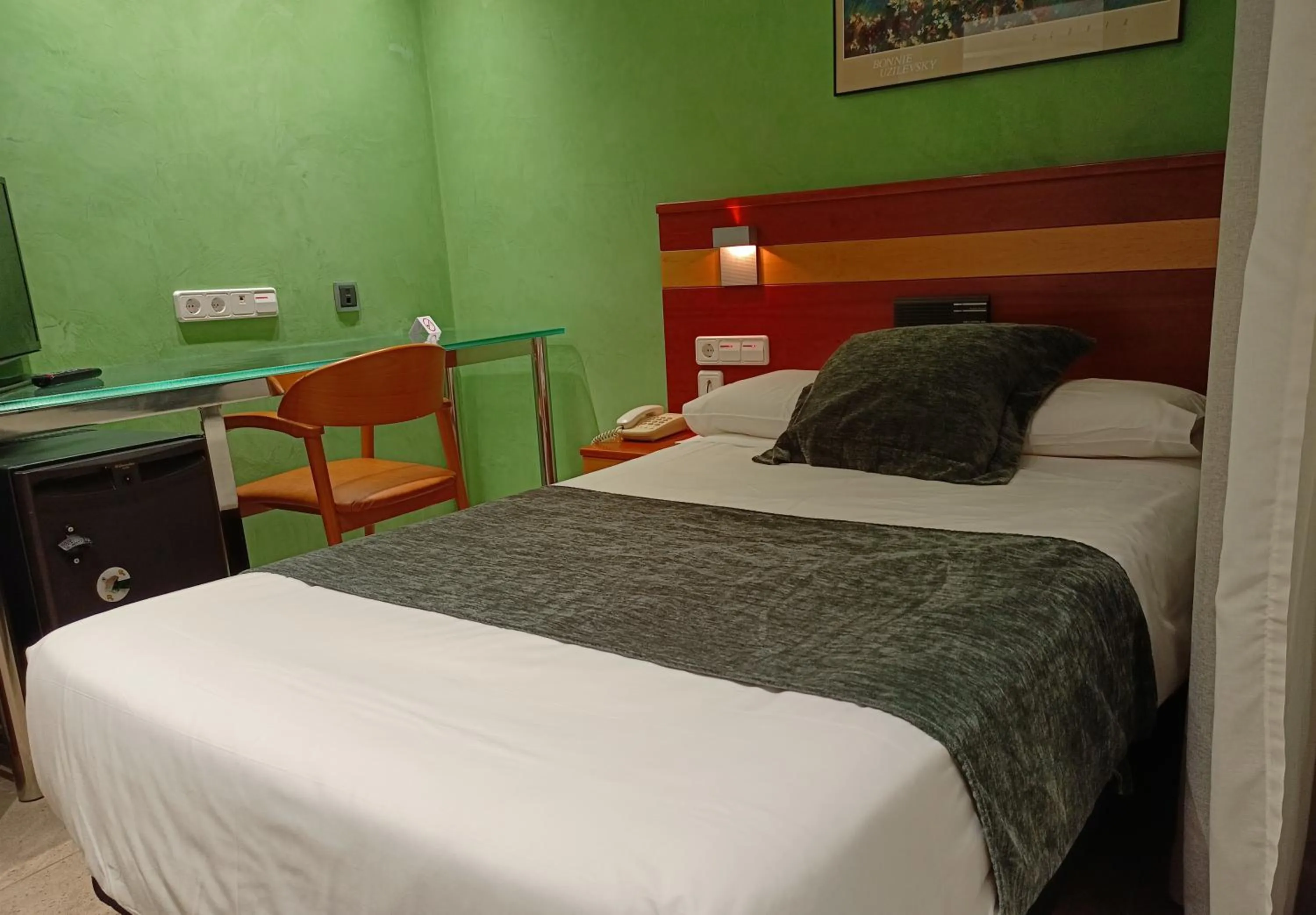 Photo of the whole room in Hotel Iris