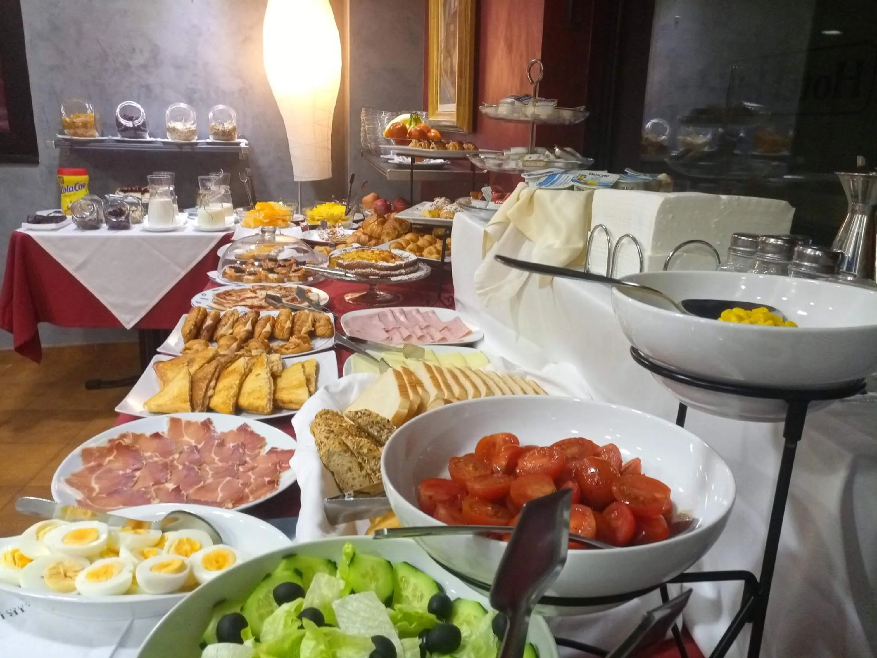 Buffet breakfast in Hotel Iris