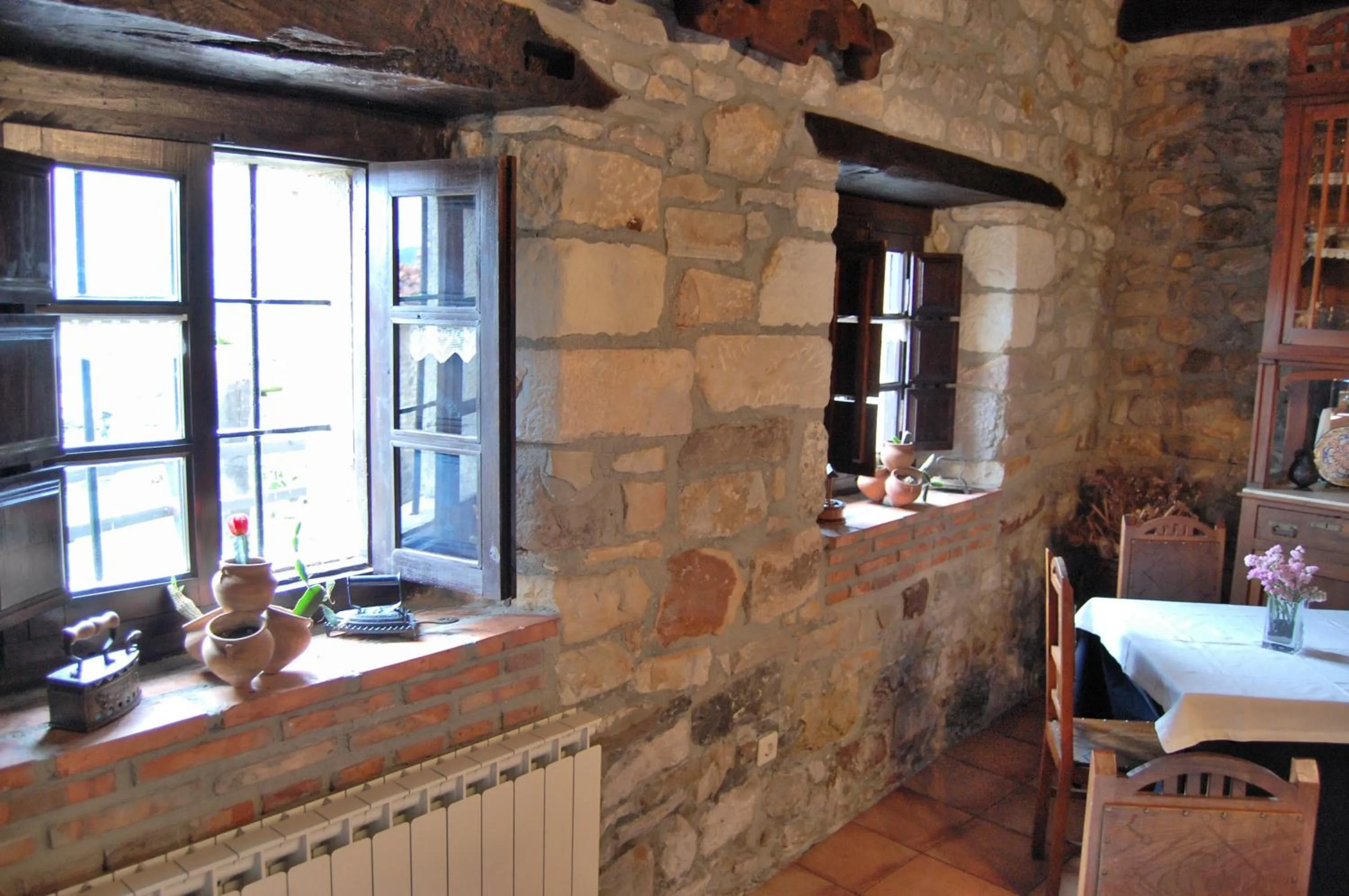 Restaurant/places to eat in La Casona de Tresgrandas