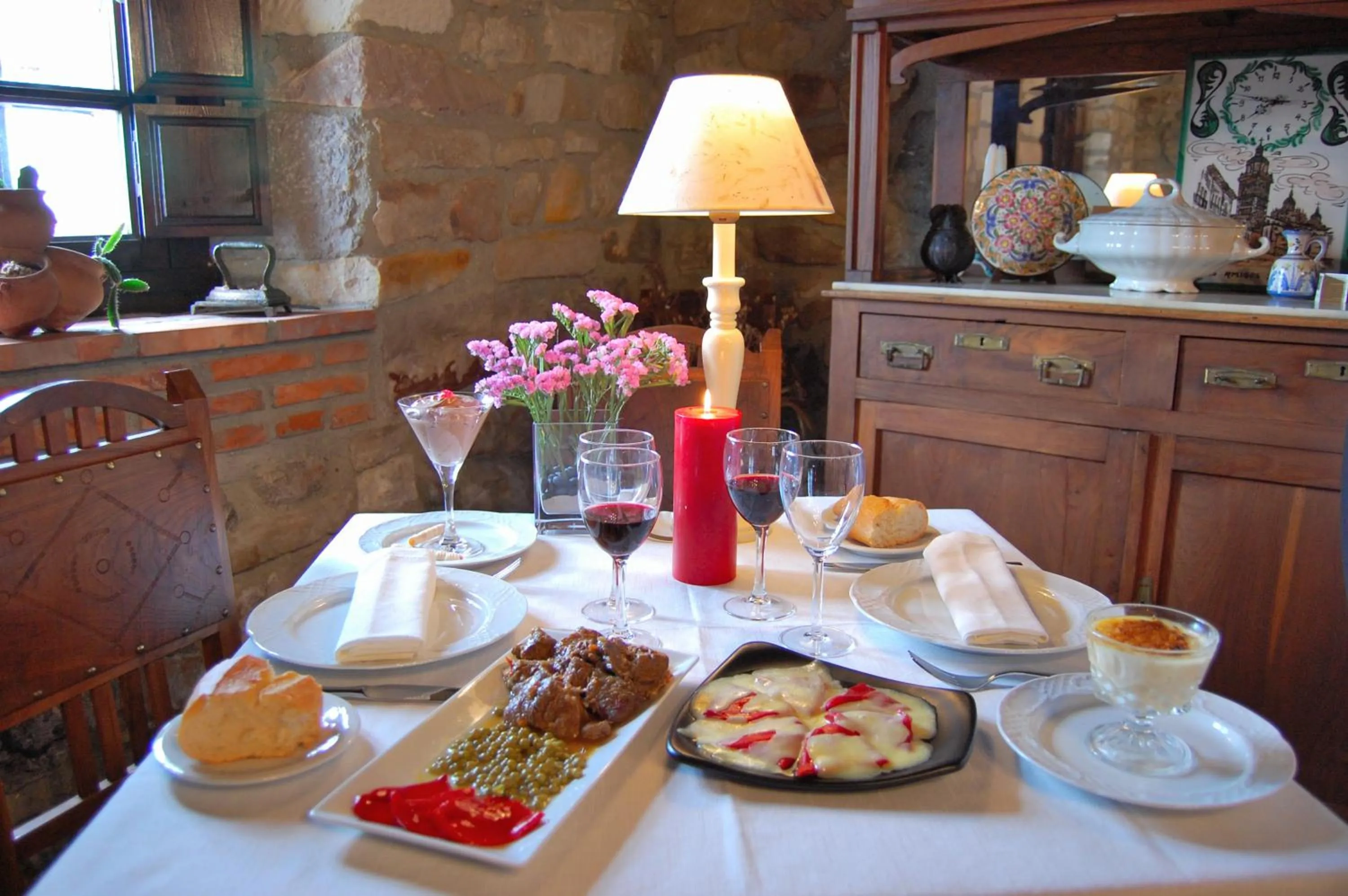 Restaurant/places to eat in La Casona de Tresgrandas