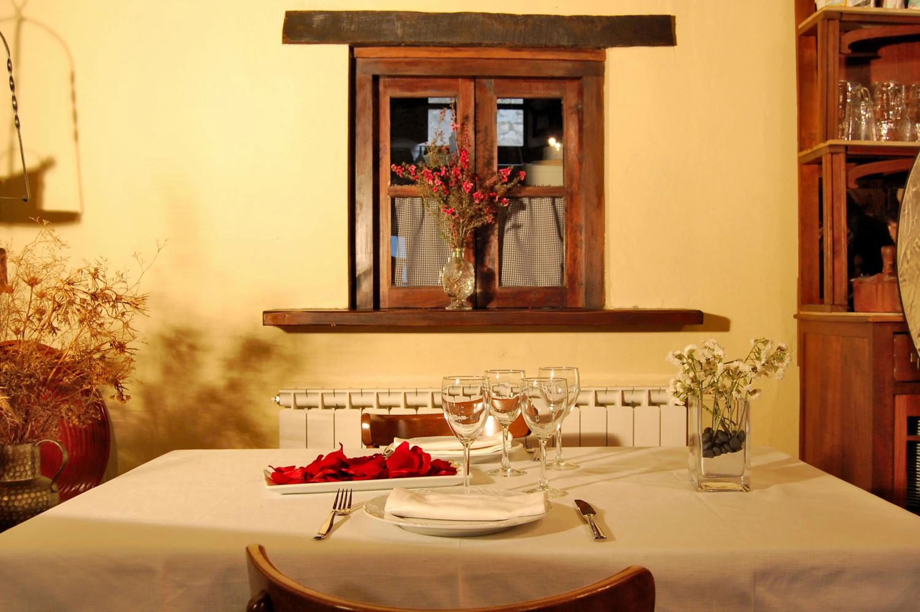 Restaurant/places to eat in La Casona de Tresgrandas