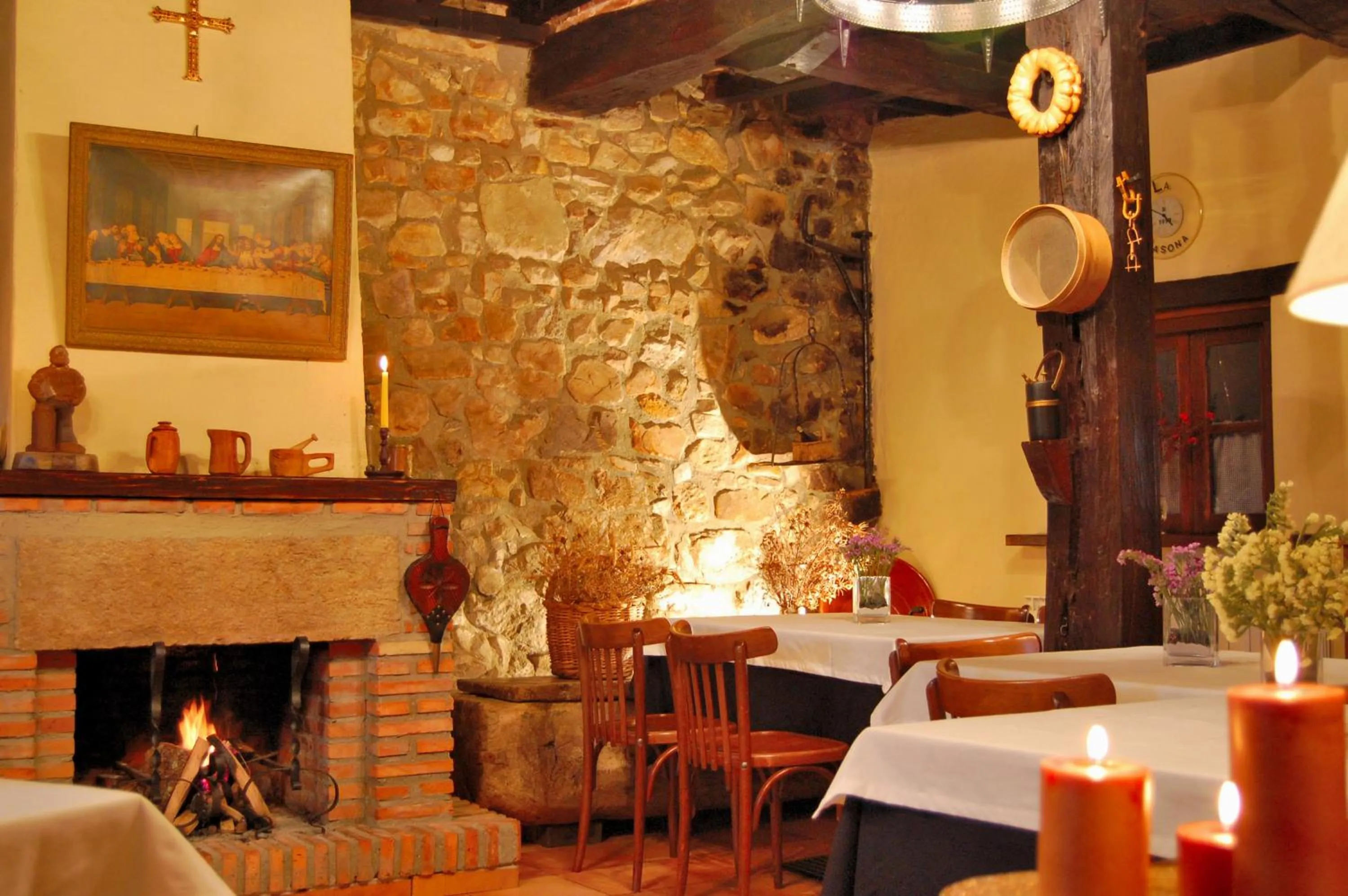 Restaurant/places to eat in La Casona de Tresgrandas