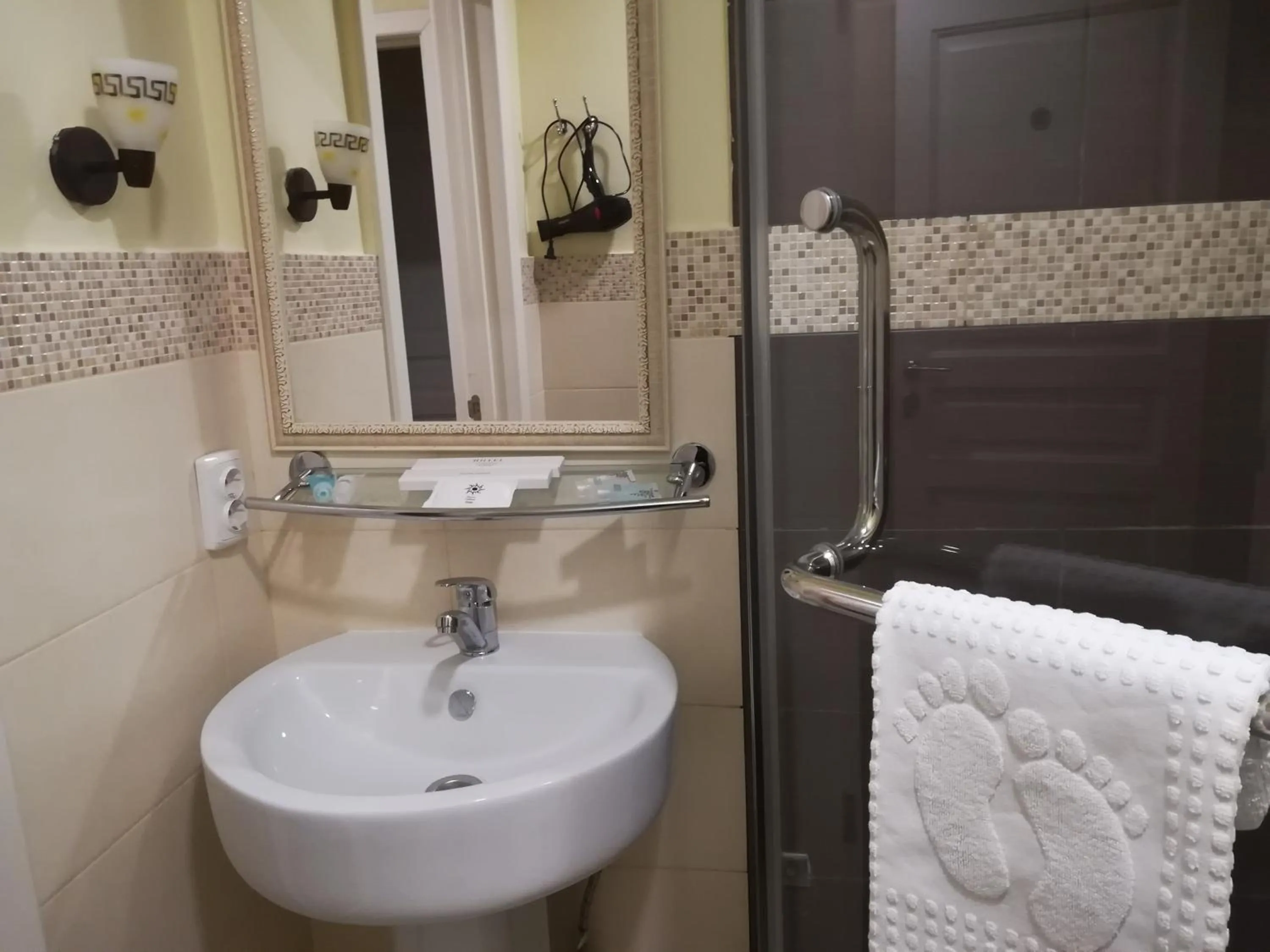 Shower in Jasmine Hotel