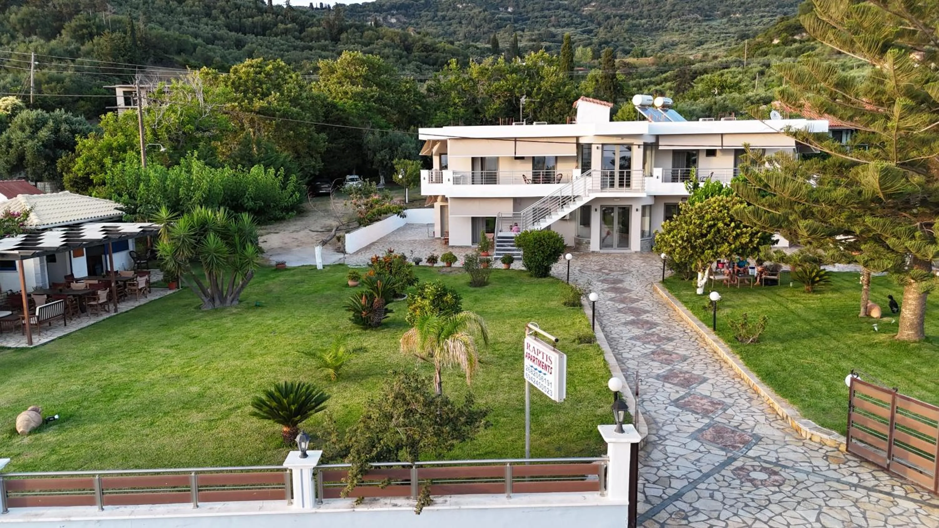 Raptis Apartments