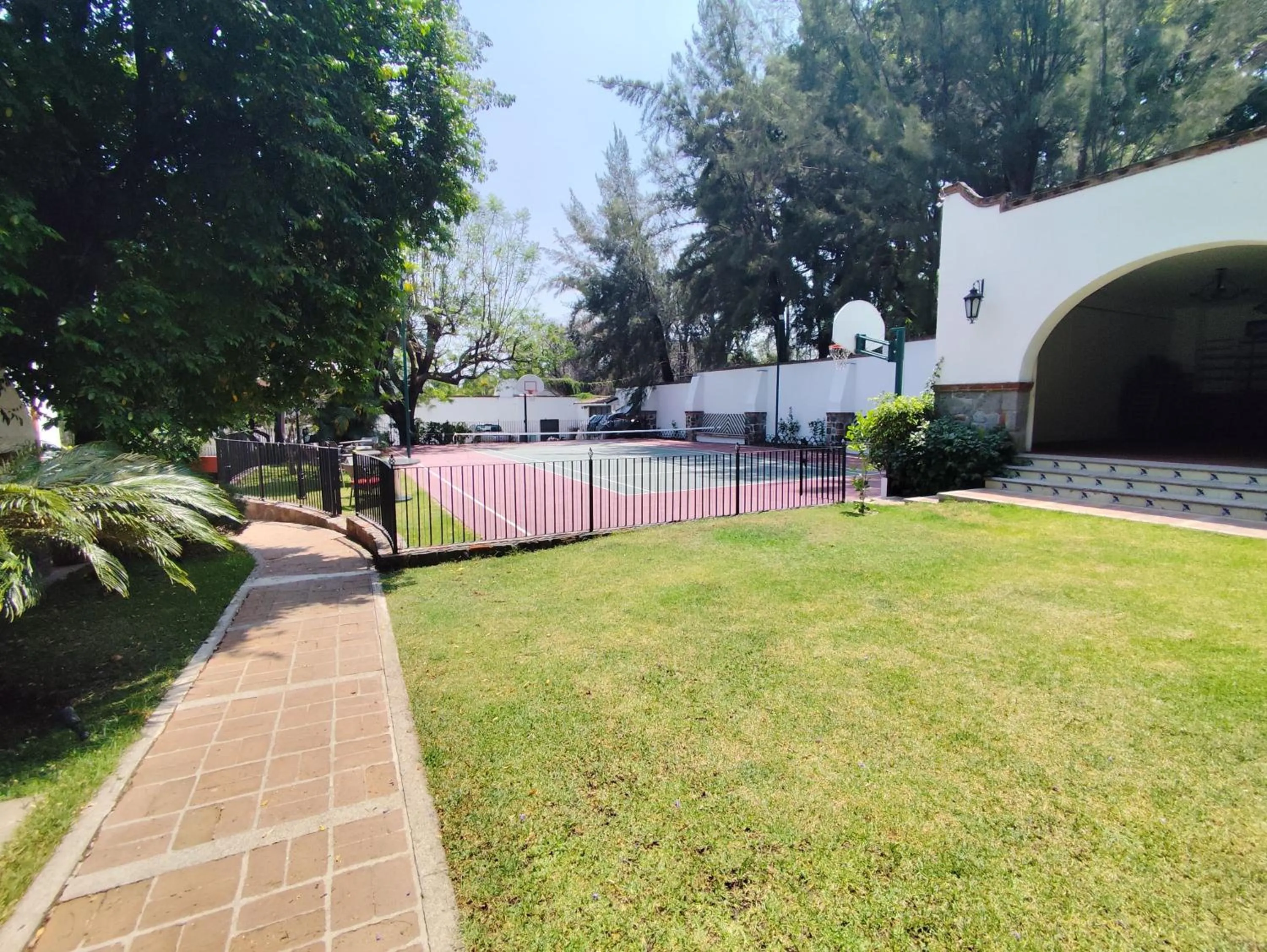 Spring in Casa de las Conchas Cuernavaca