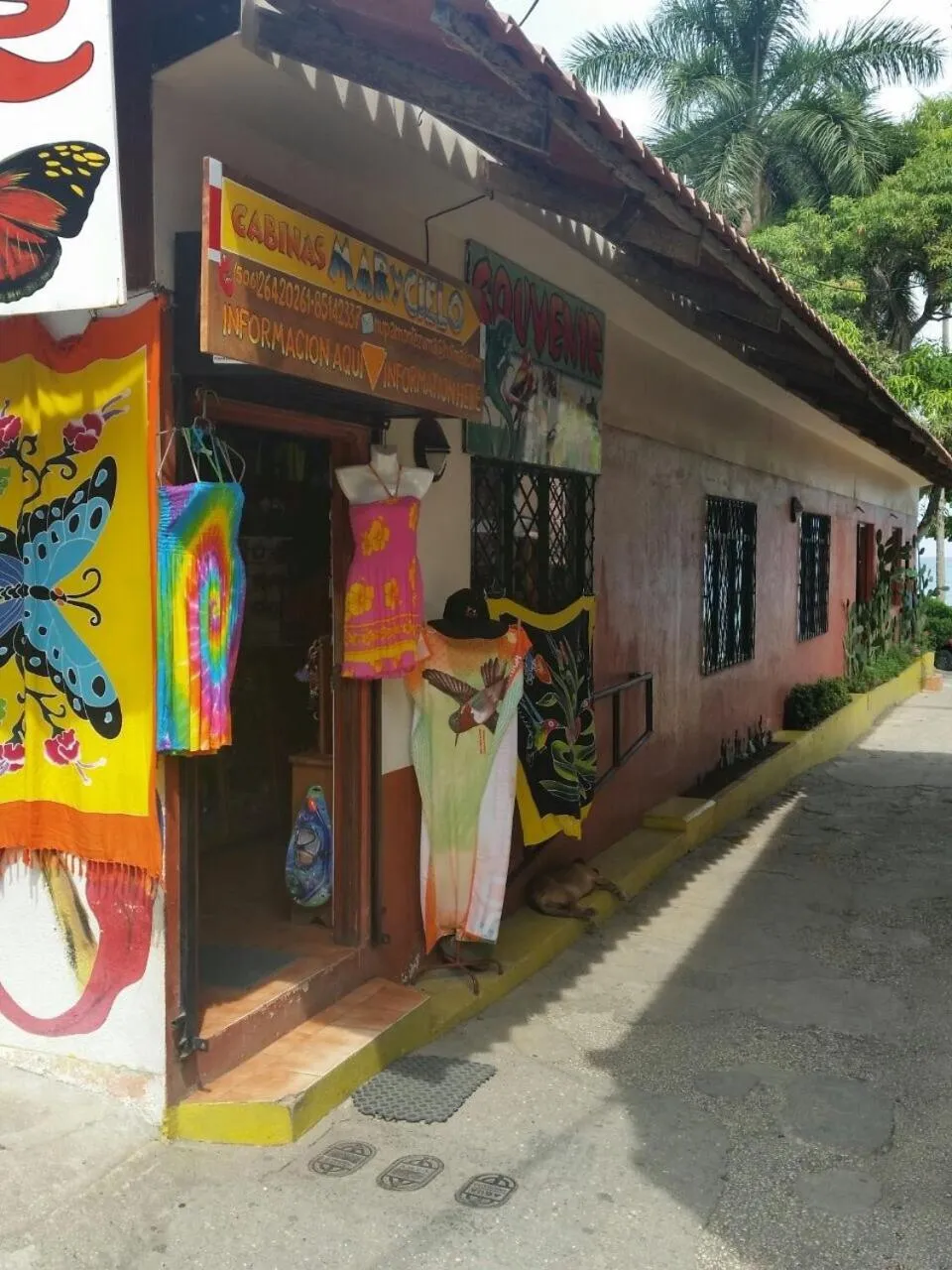 Facade/entrance in Hotel Cabinas Mar Y Cielo
