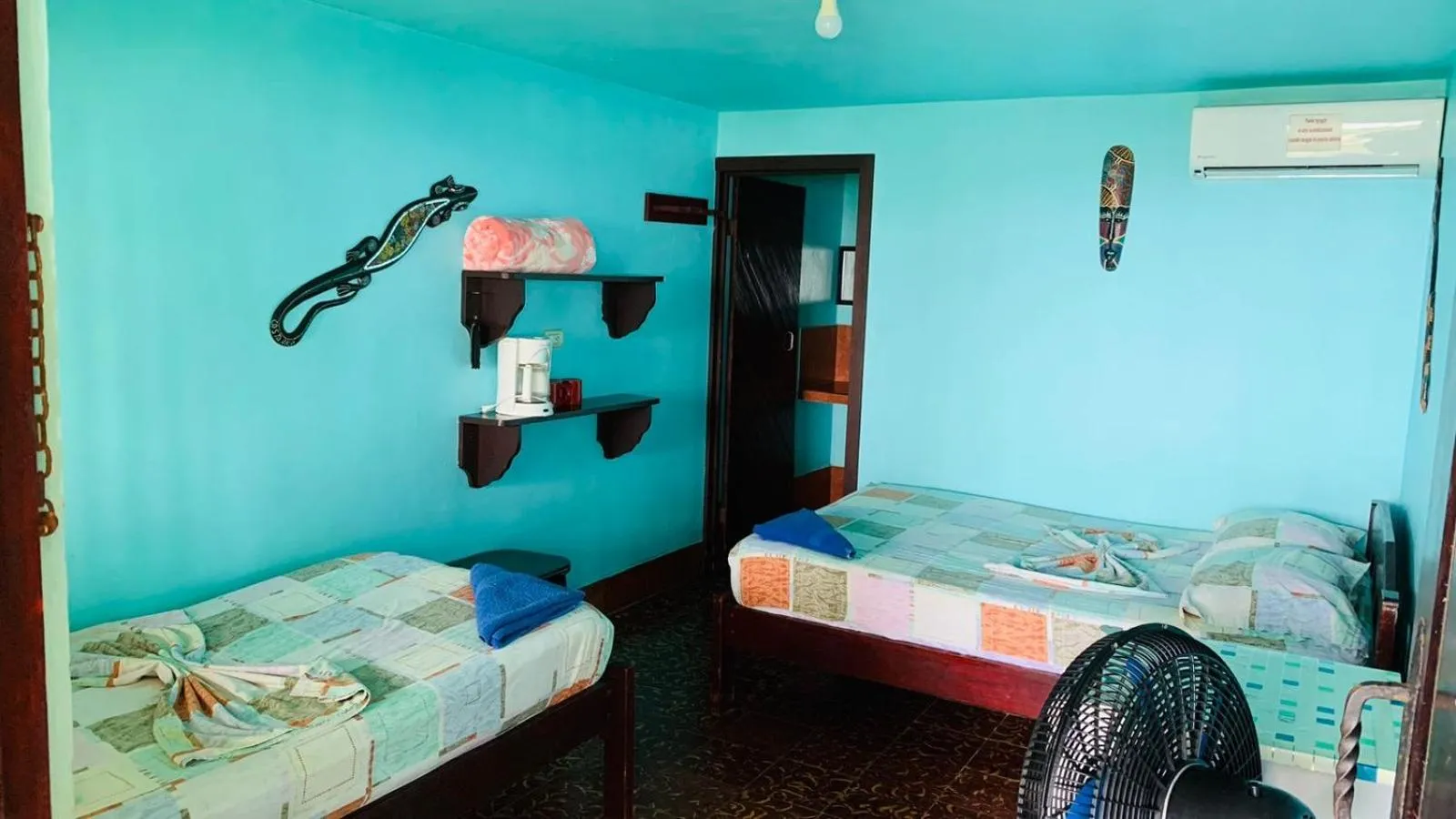 Bed in Hotel Cabinas Mar Y Cielo