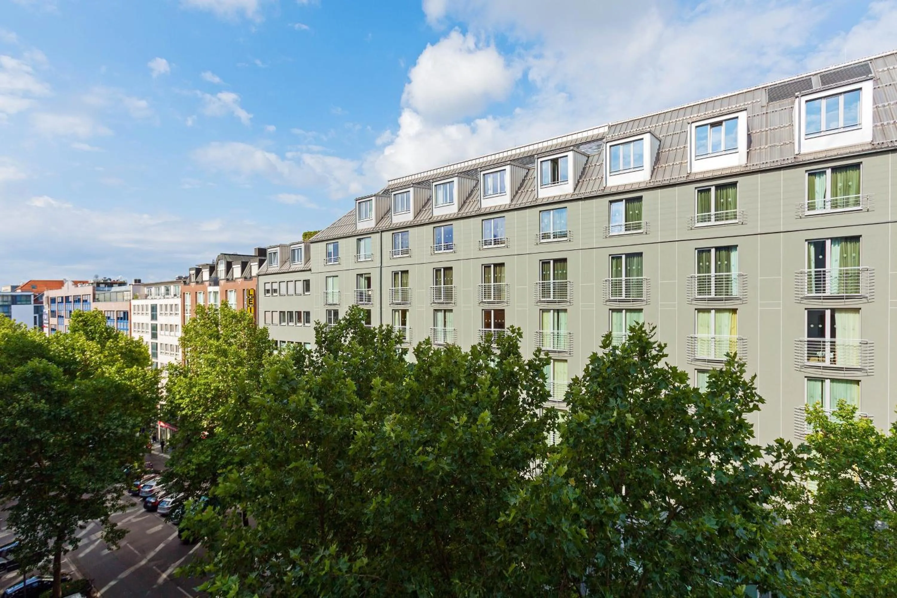 Bedroom in Aloft München