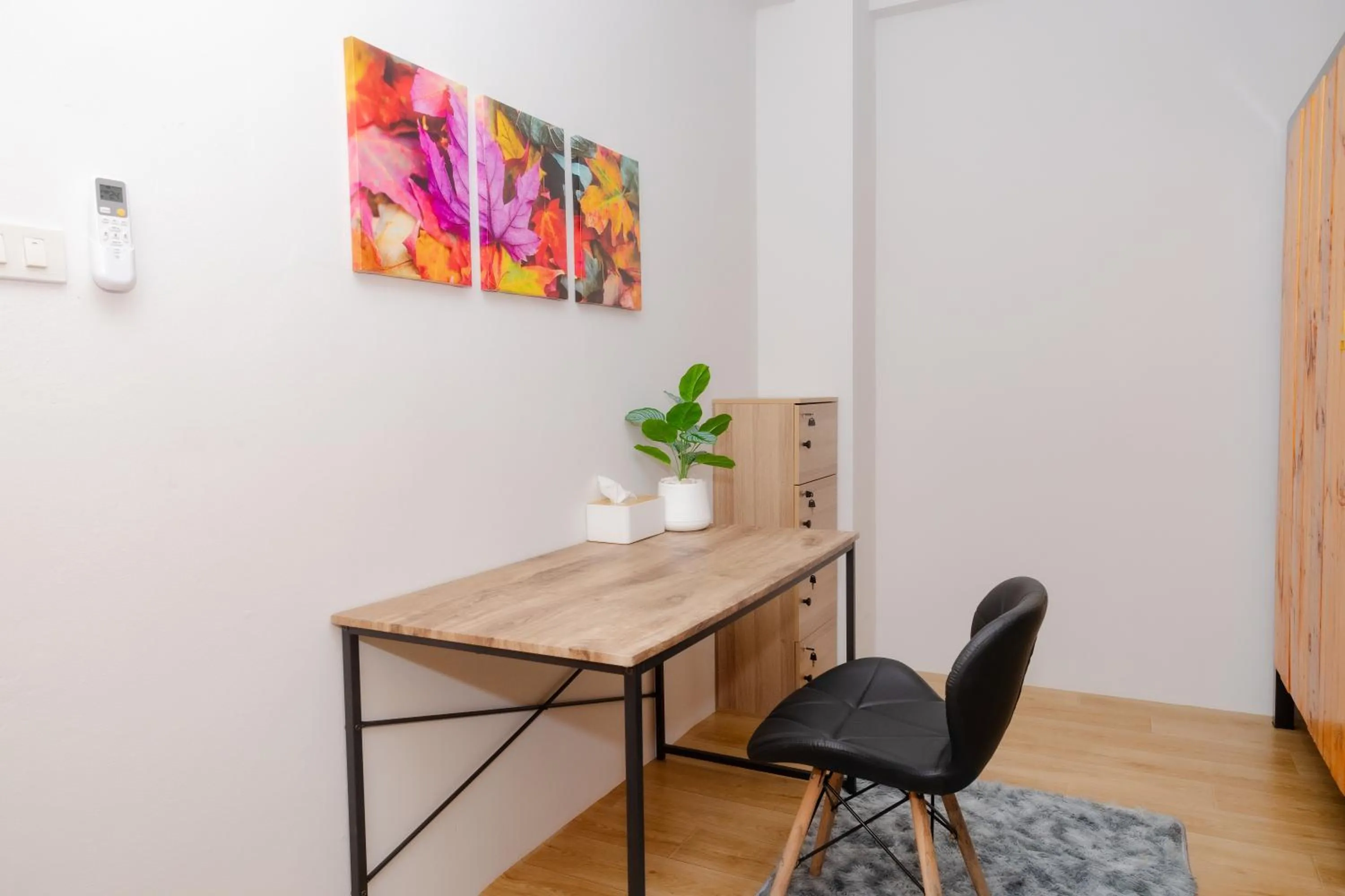 Photo of the whole room in 22 Hostel