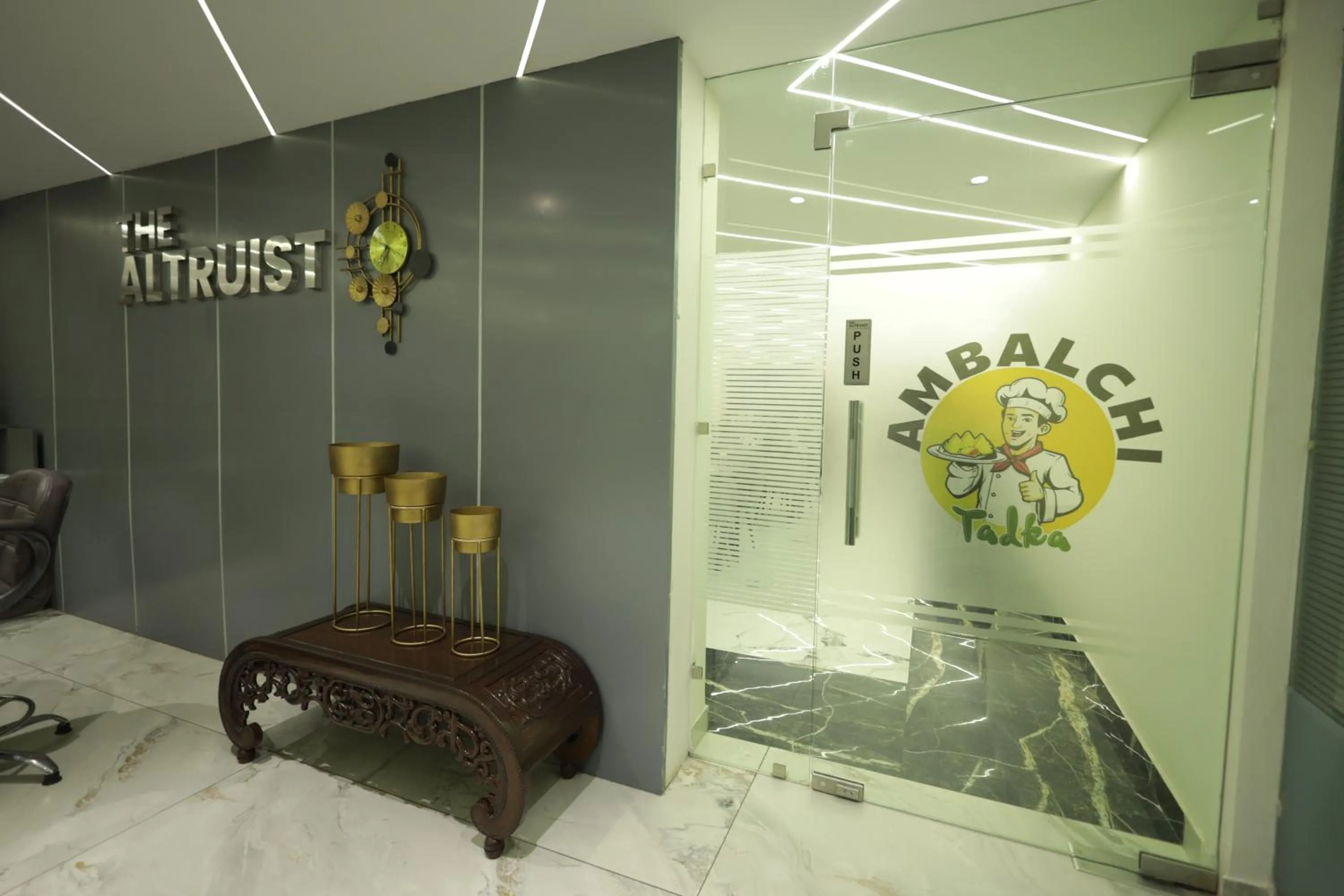 Restaurant/places to eat in The Altruist Hotel Sec-57