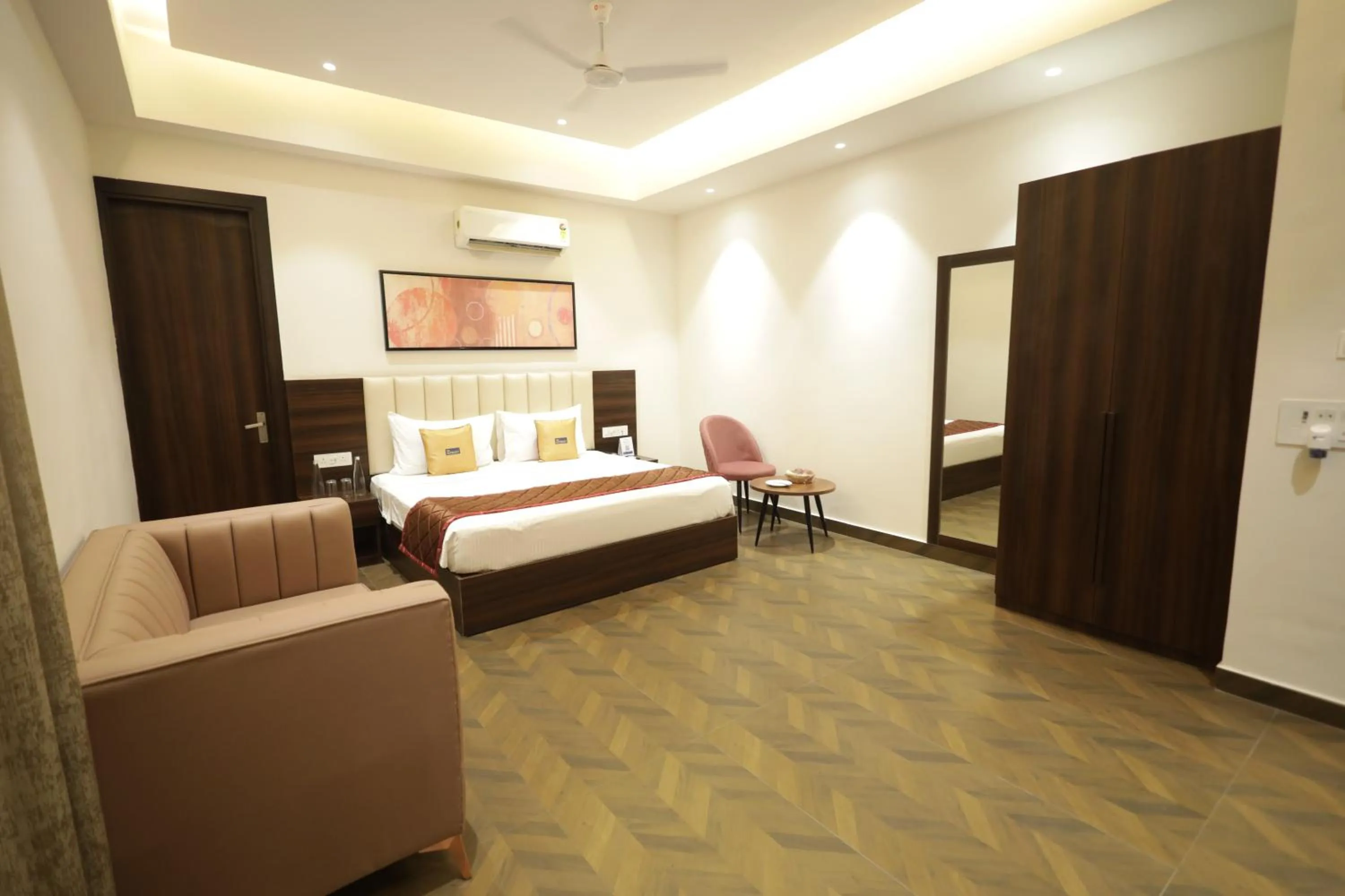 Bedroom, Bed in The Altruist Hotel Sec-57