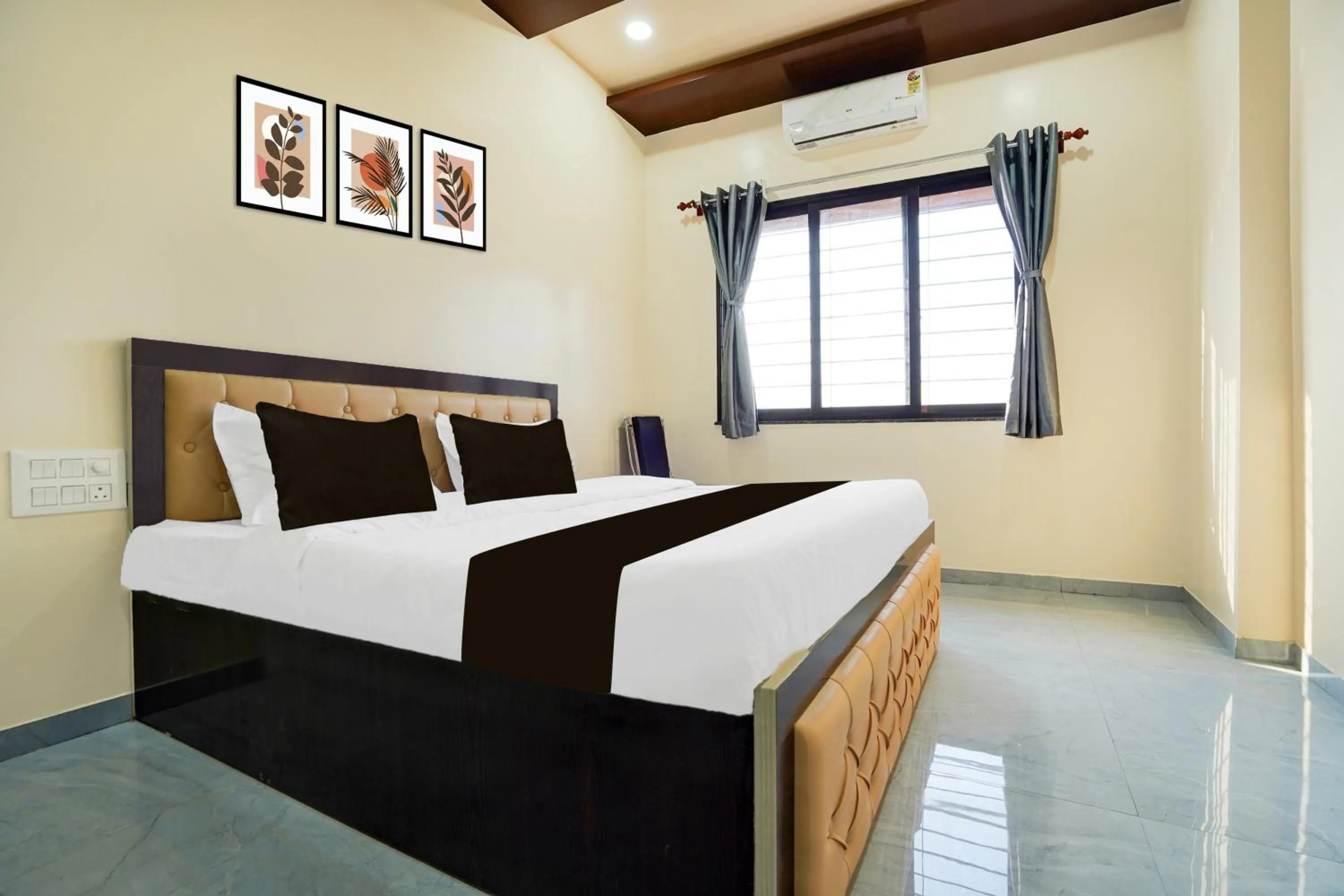 Bedroom, Bed in Super Hotel O Dabha Hilltop