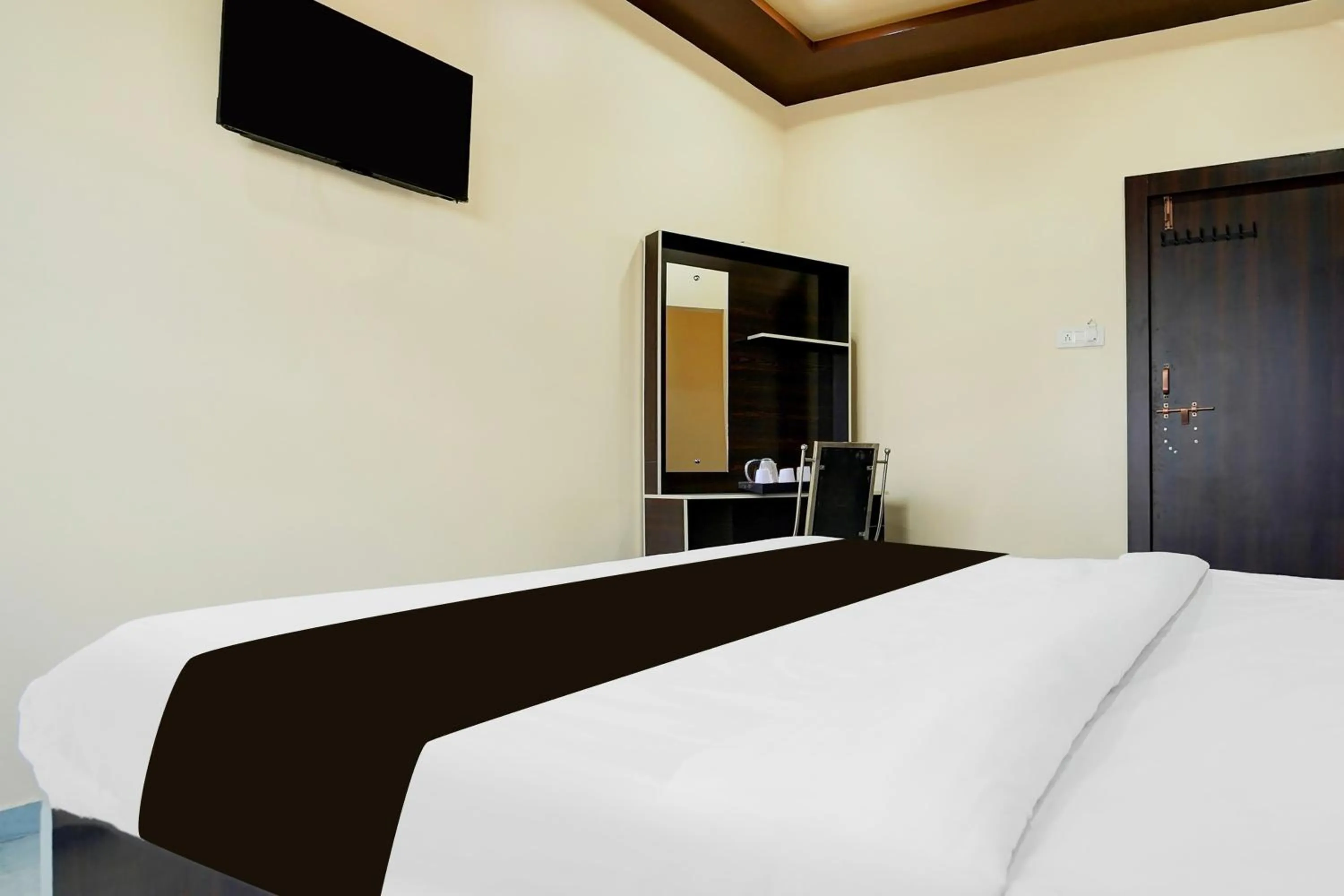 Bedroom, Bed in Super Hotel O Dabha Hilltop