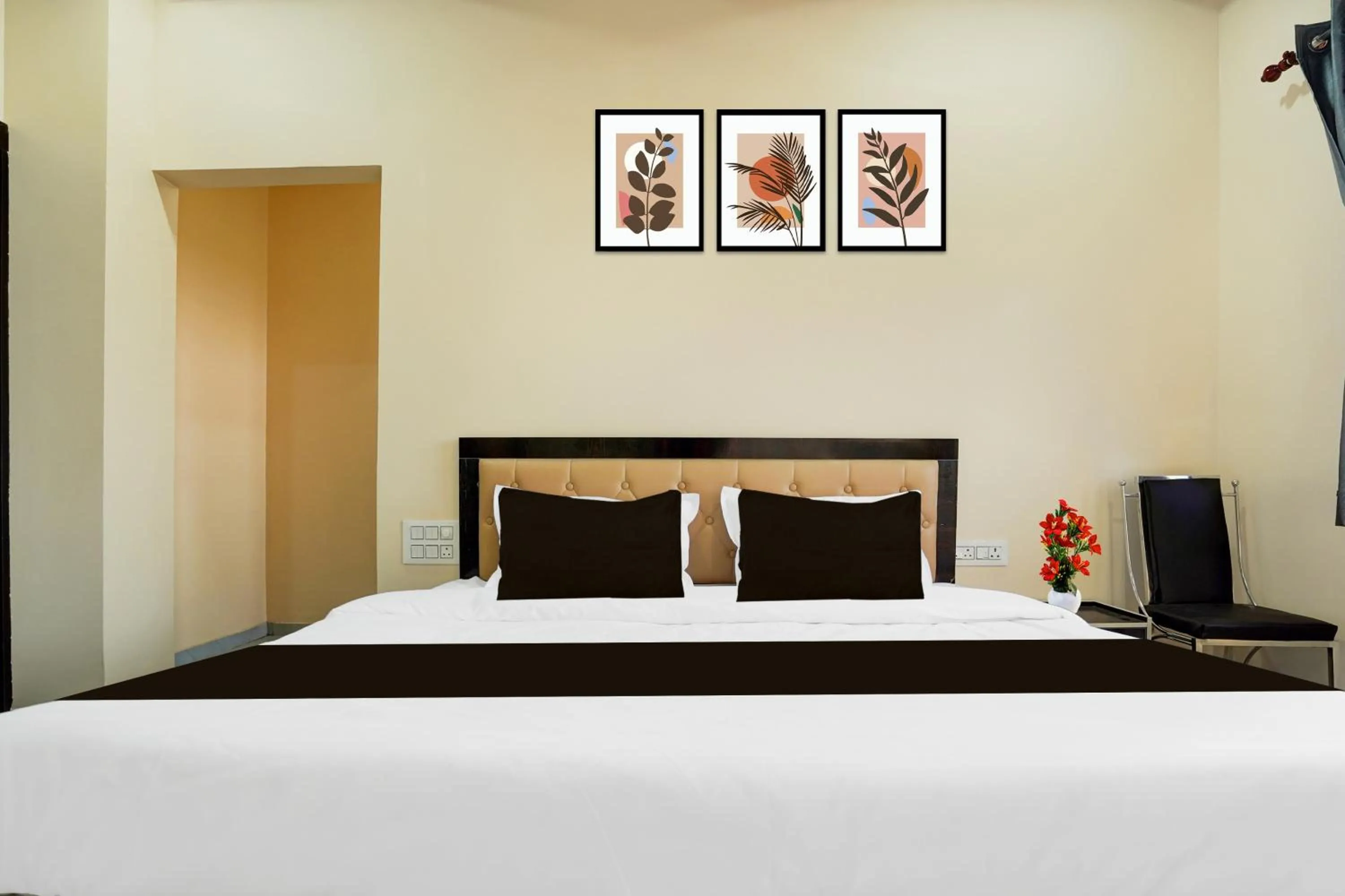 Bedroom, Bed in Super Hotel O Dabha Hilltop