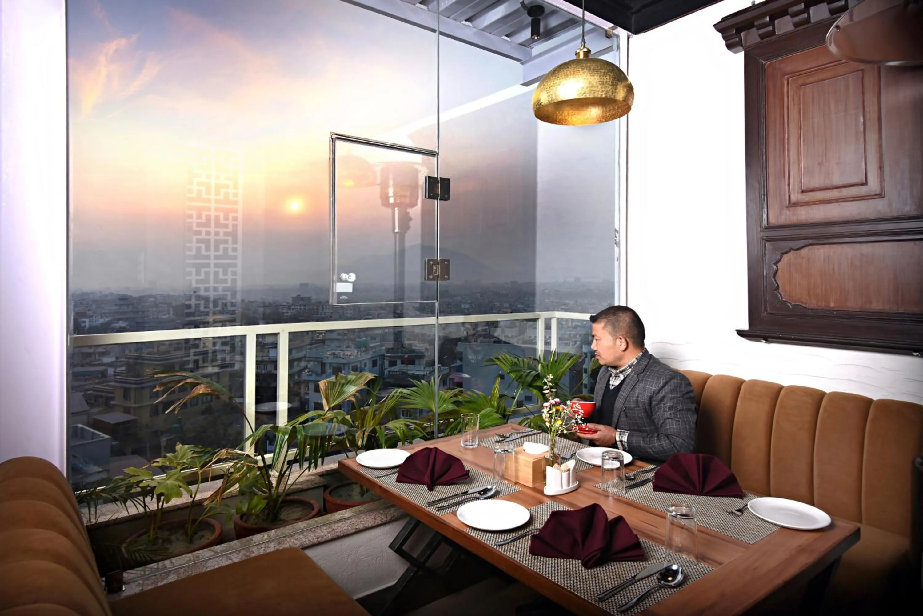 Restaurant/places to eat in Hotel Sherpani