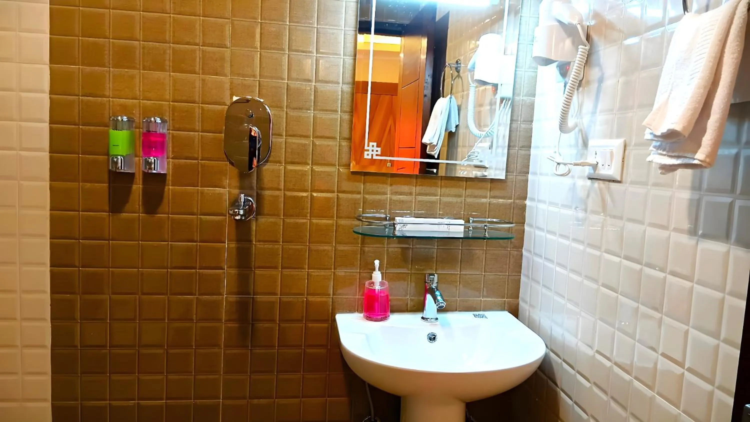 Bathroom in Hotel Sherpani