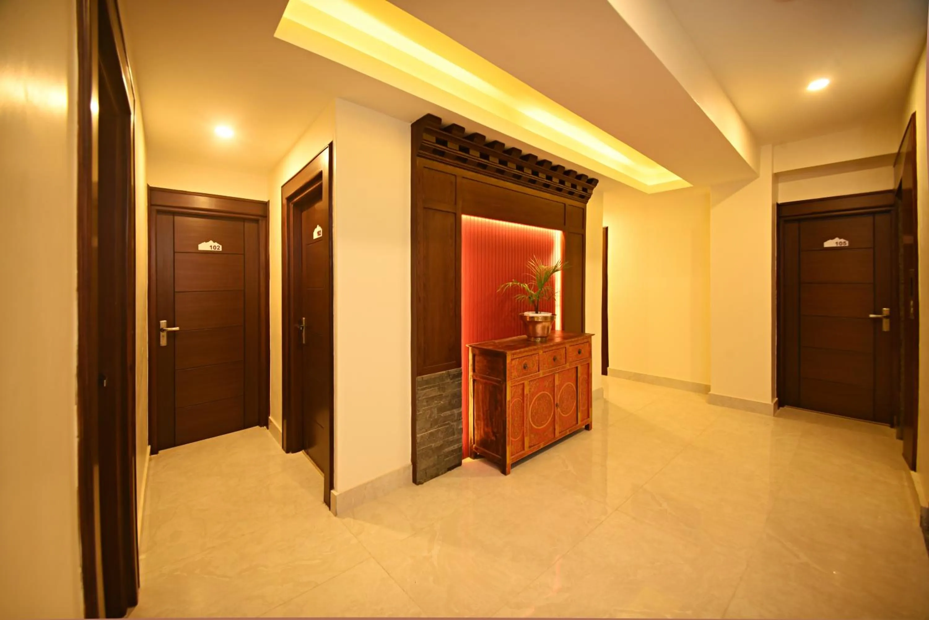 wardrobe in Hotel Sherpani