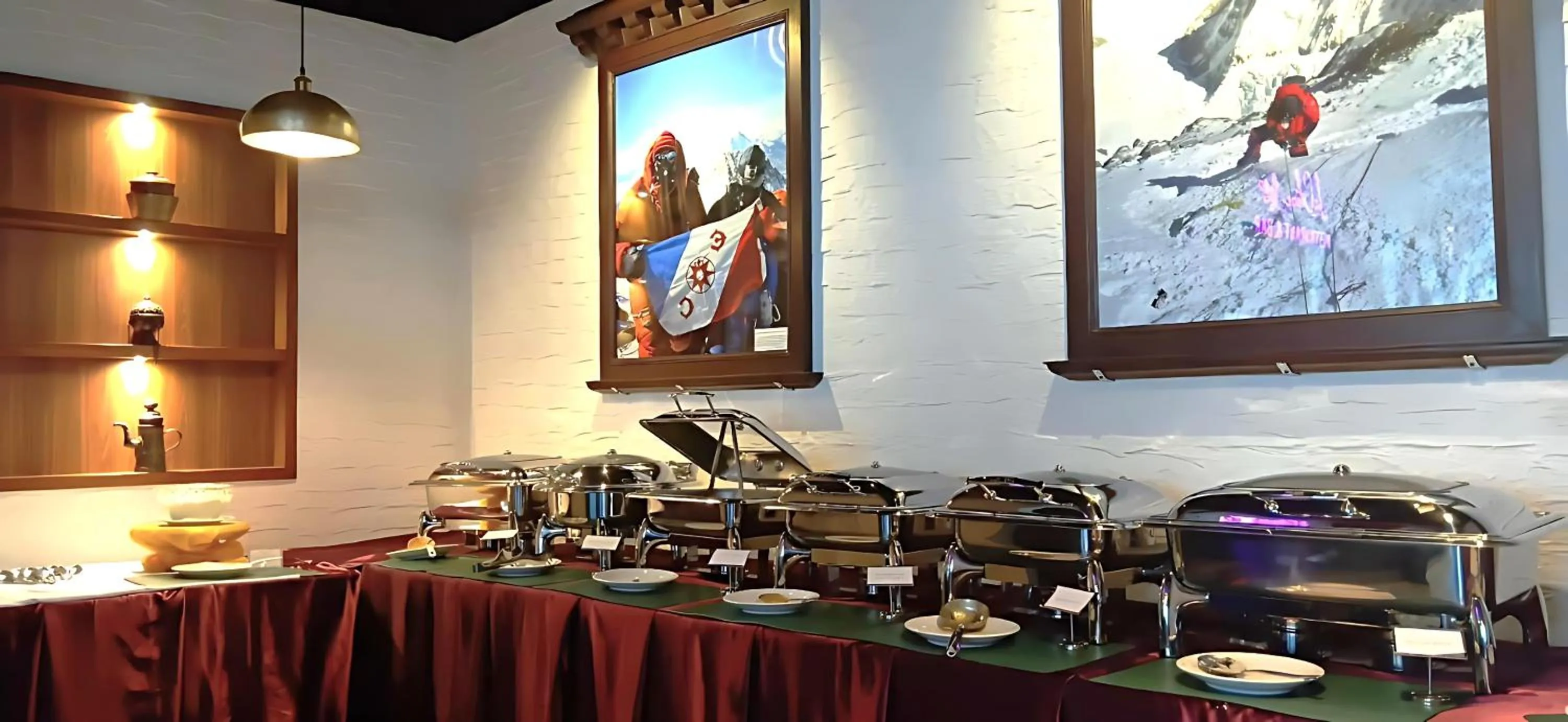 Breakfast in Hotel Sherpani