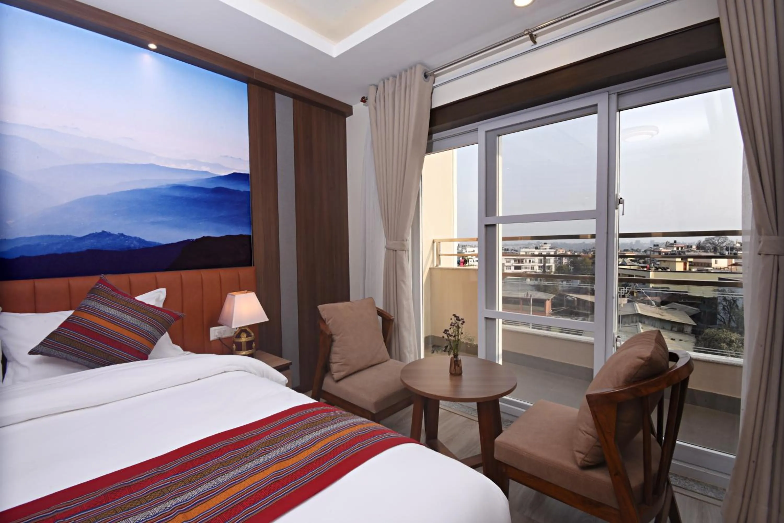 Balcony/Terrace, Bed in Hotel Sherpani