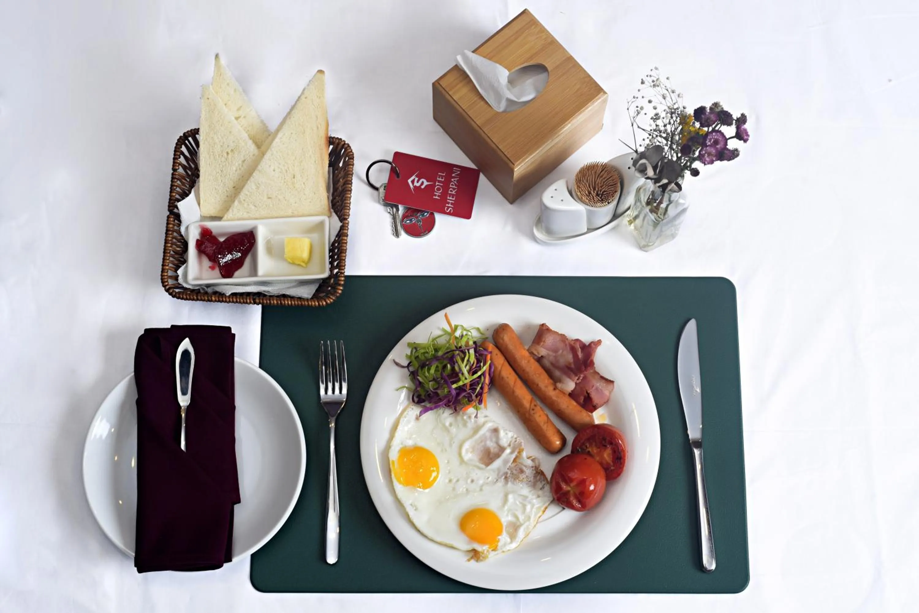 Breakfast in Hotel Sherpani