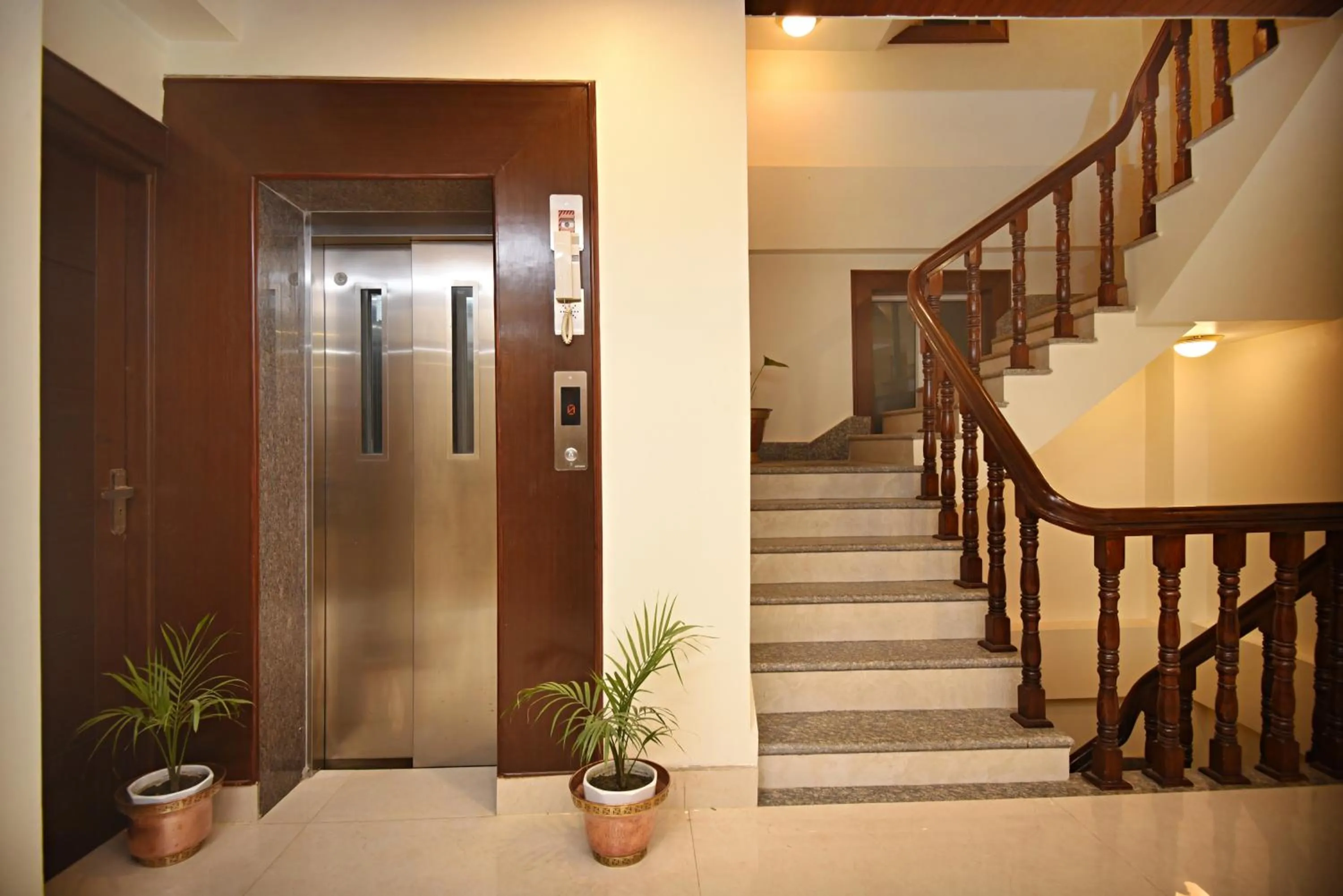 elevator in Hotel Sherpani