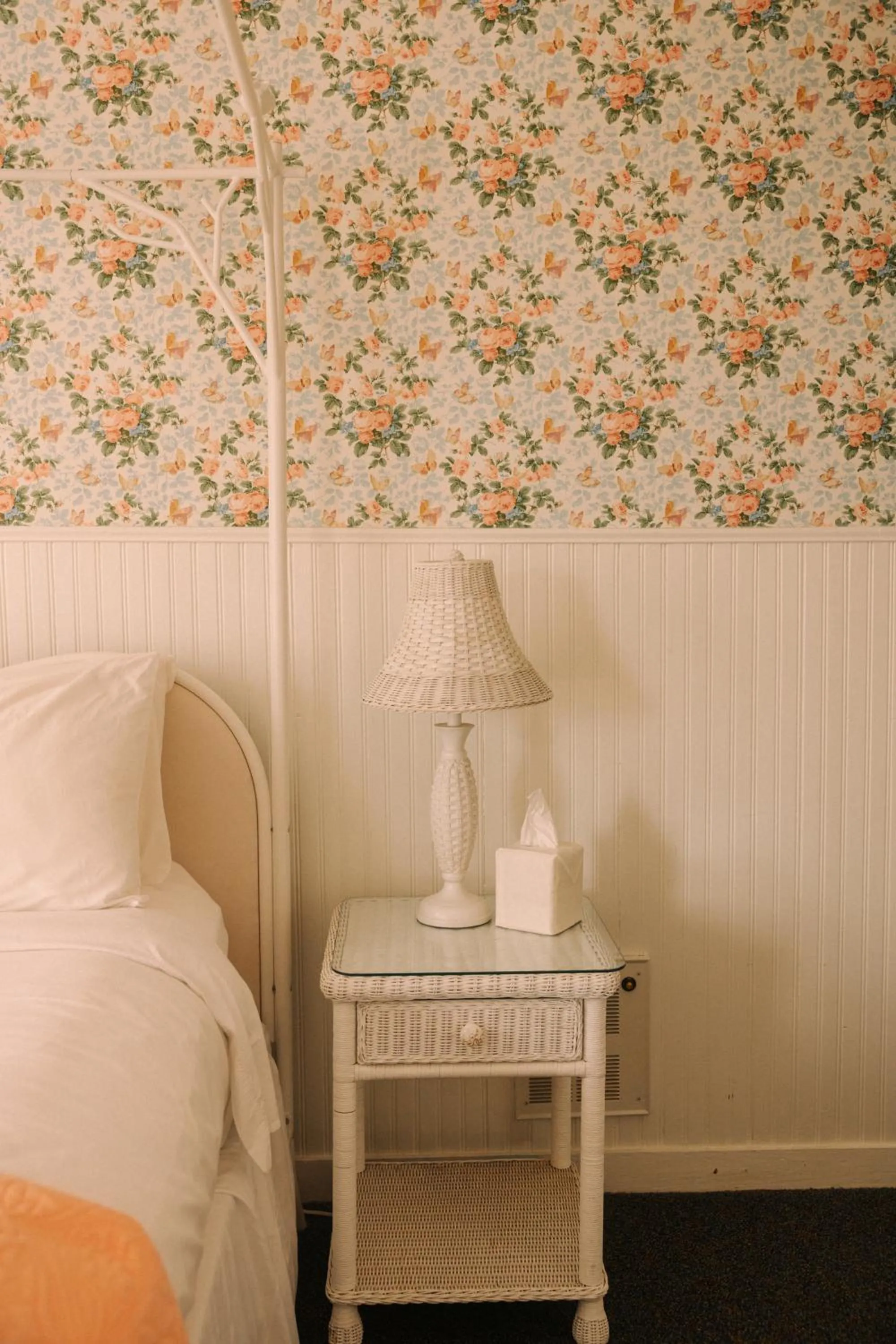 Bed in Terrace Inn and 1911 Restaurant