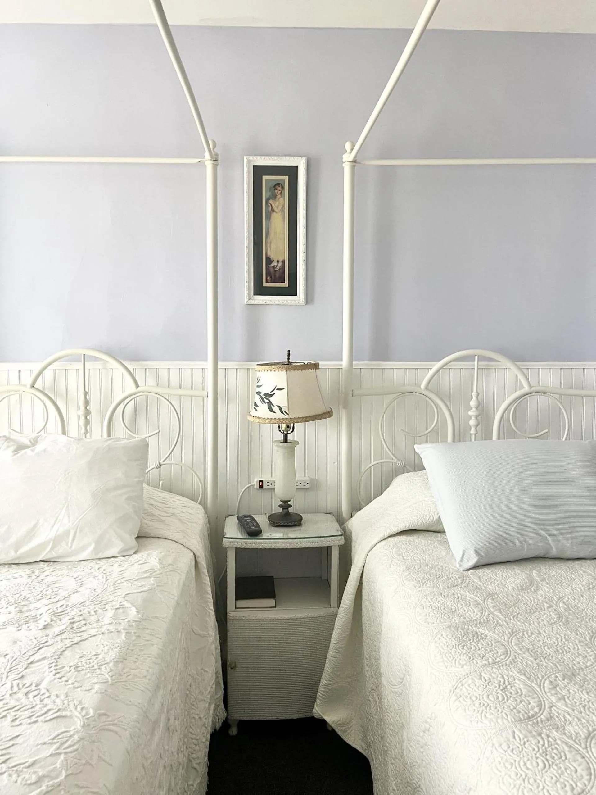 Bed in Terrace Inn and 1911 Restaurant