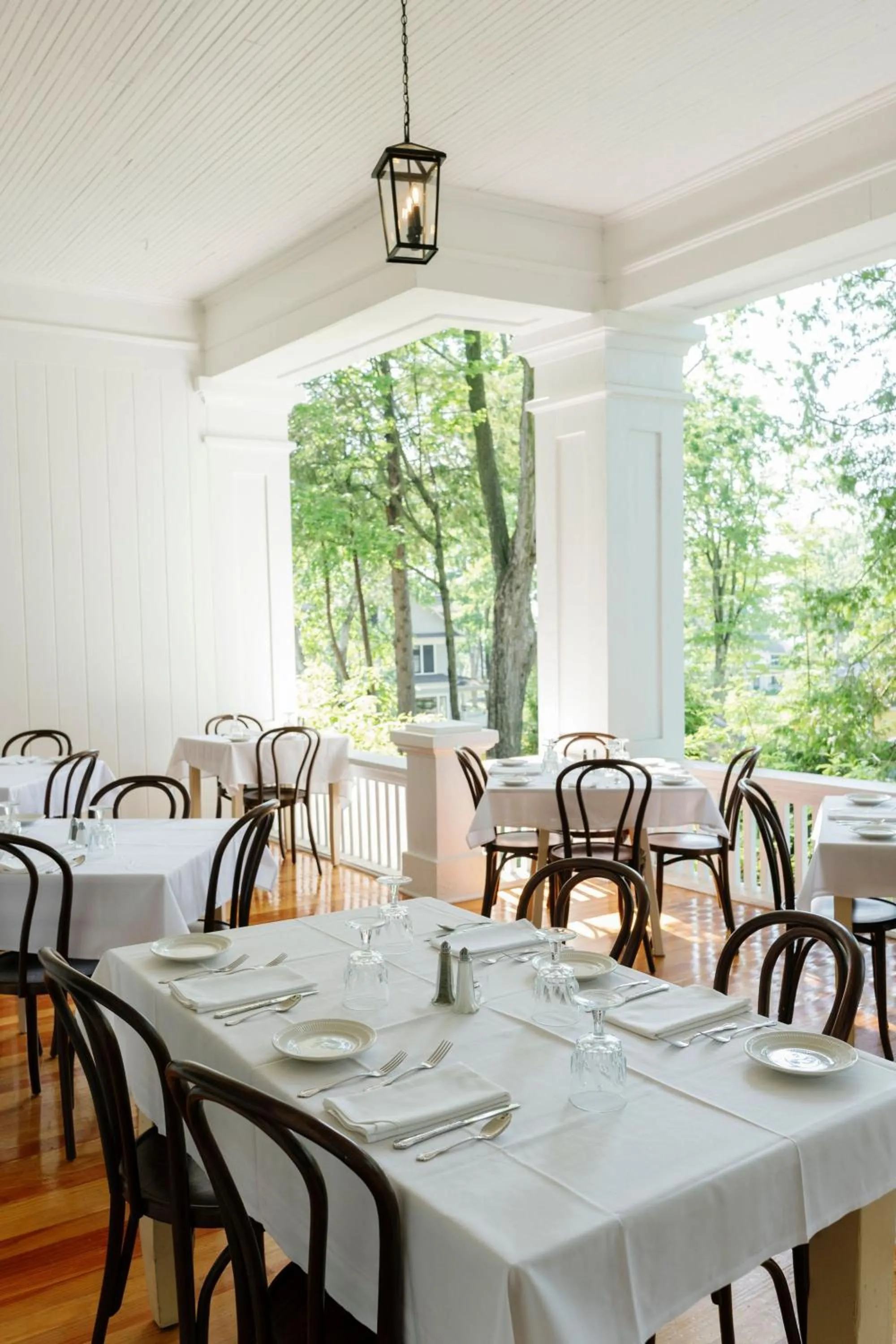 Restaurant/places to eat in Terrace Inn and 1911 Restaurant