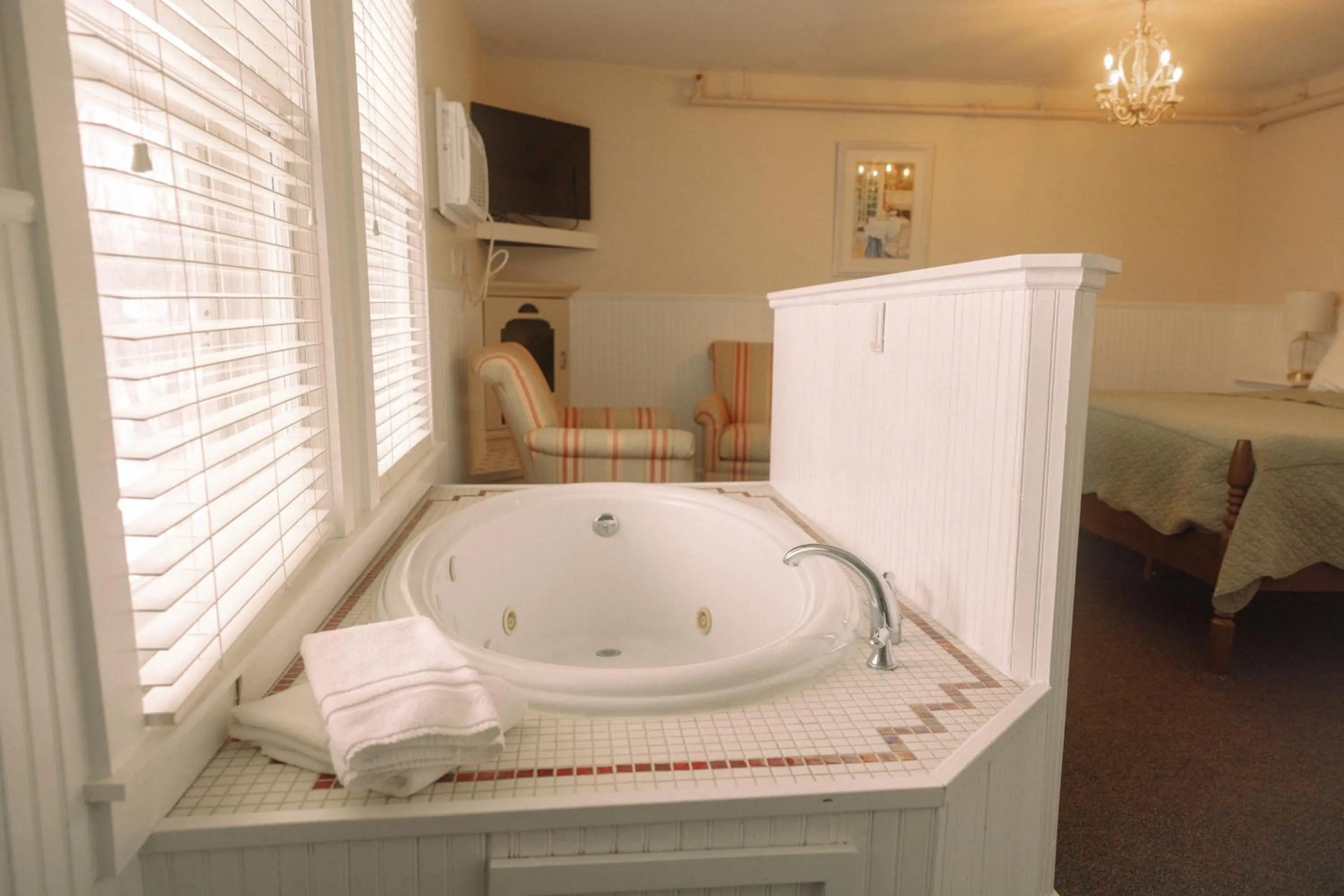 Terrace Inn and 1911 Restaurant