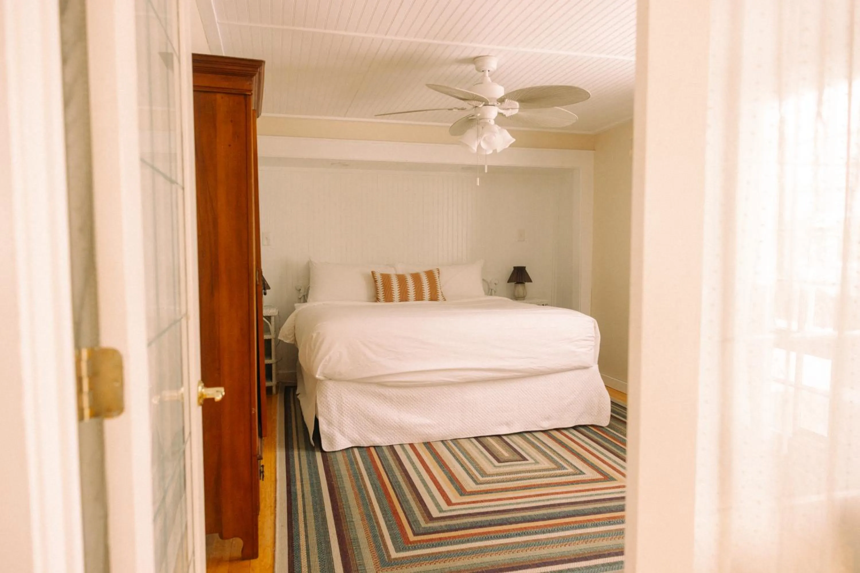 Bed in Terrace Inn and 1911 Restaurant