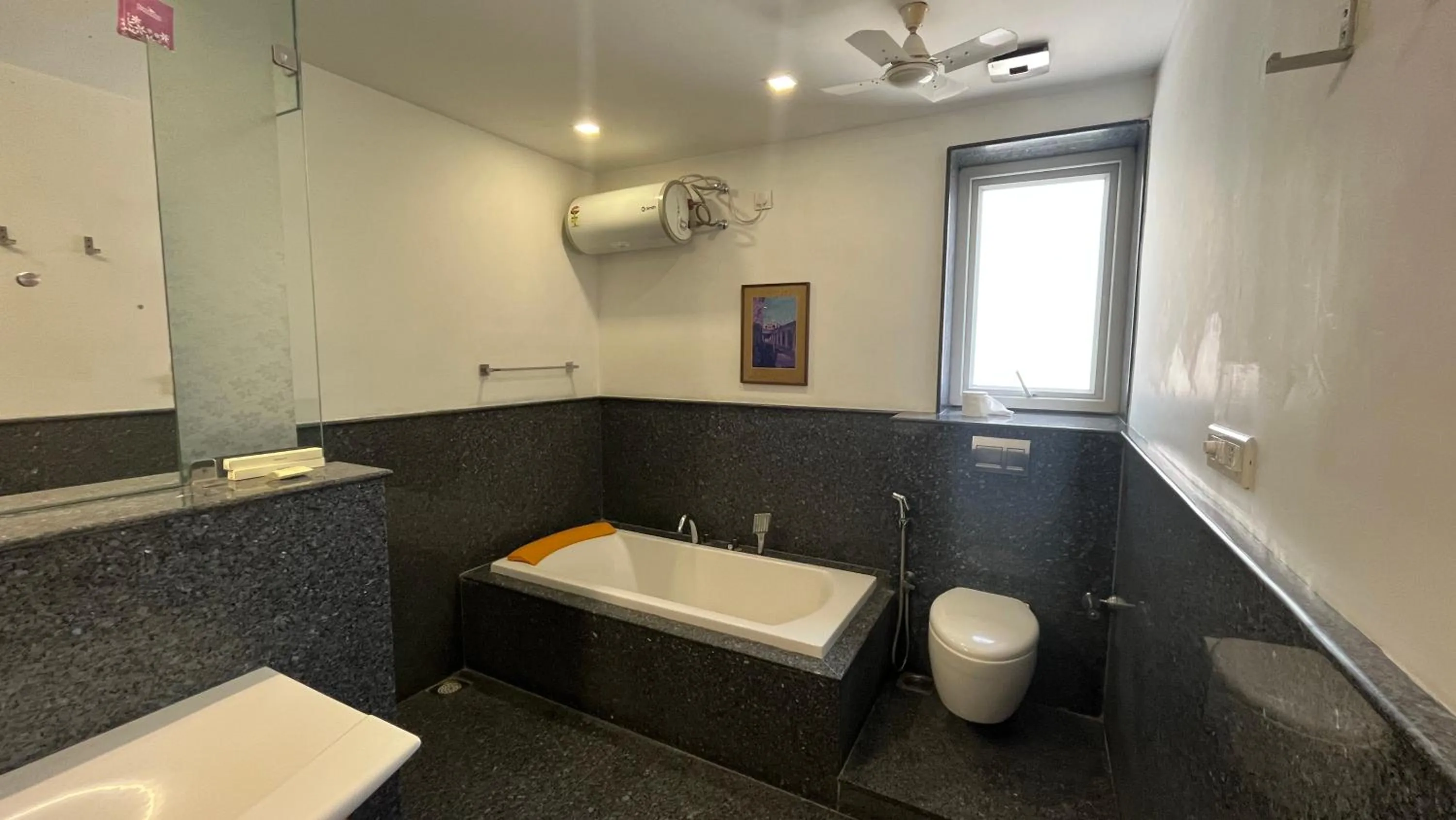 Toilet in Maroma Suites ECR