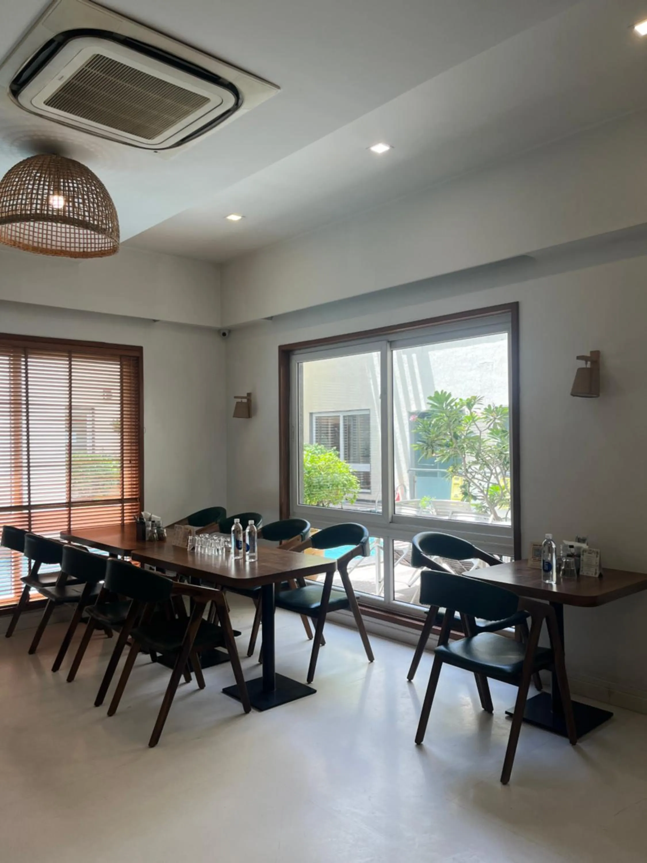 Dining area in Maroma Suites ECR