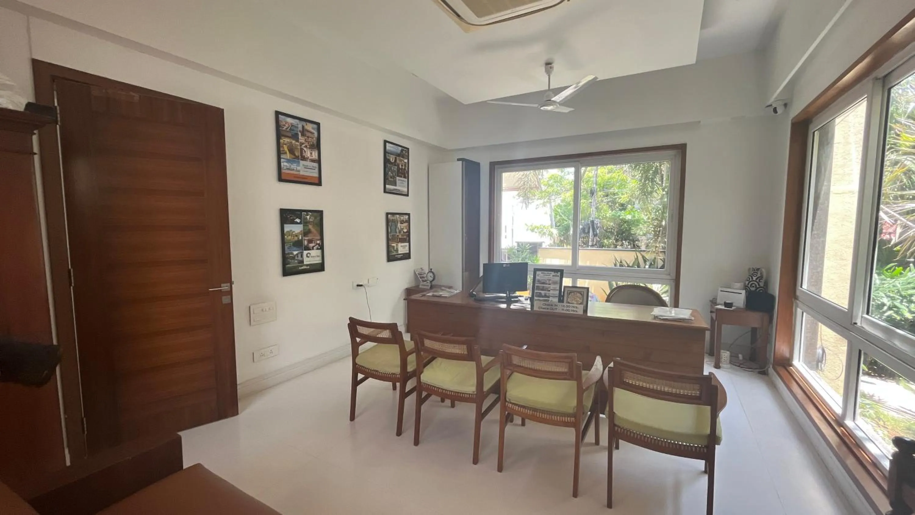 Living room in Maroma Suites ECR