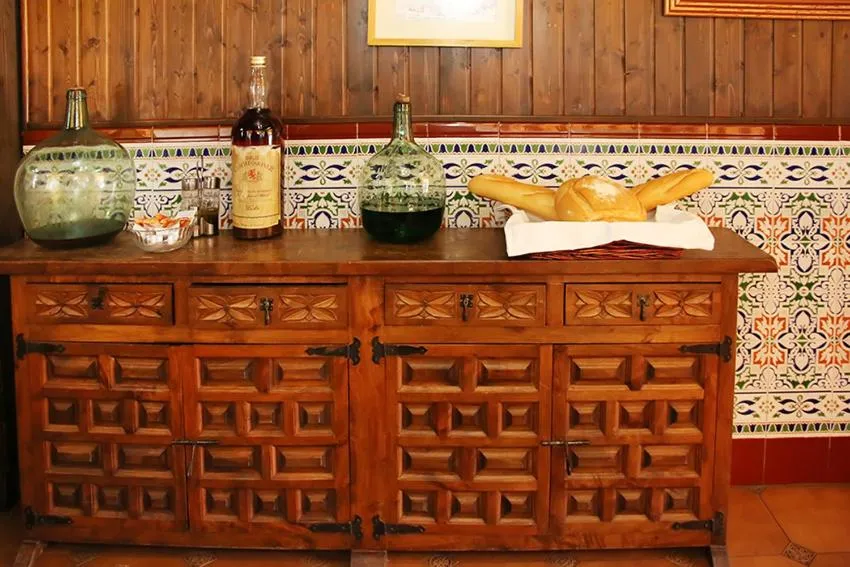 Lounge or bar in Hostal La Taberna
