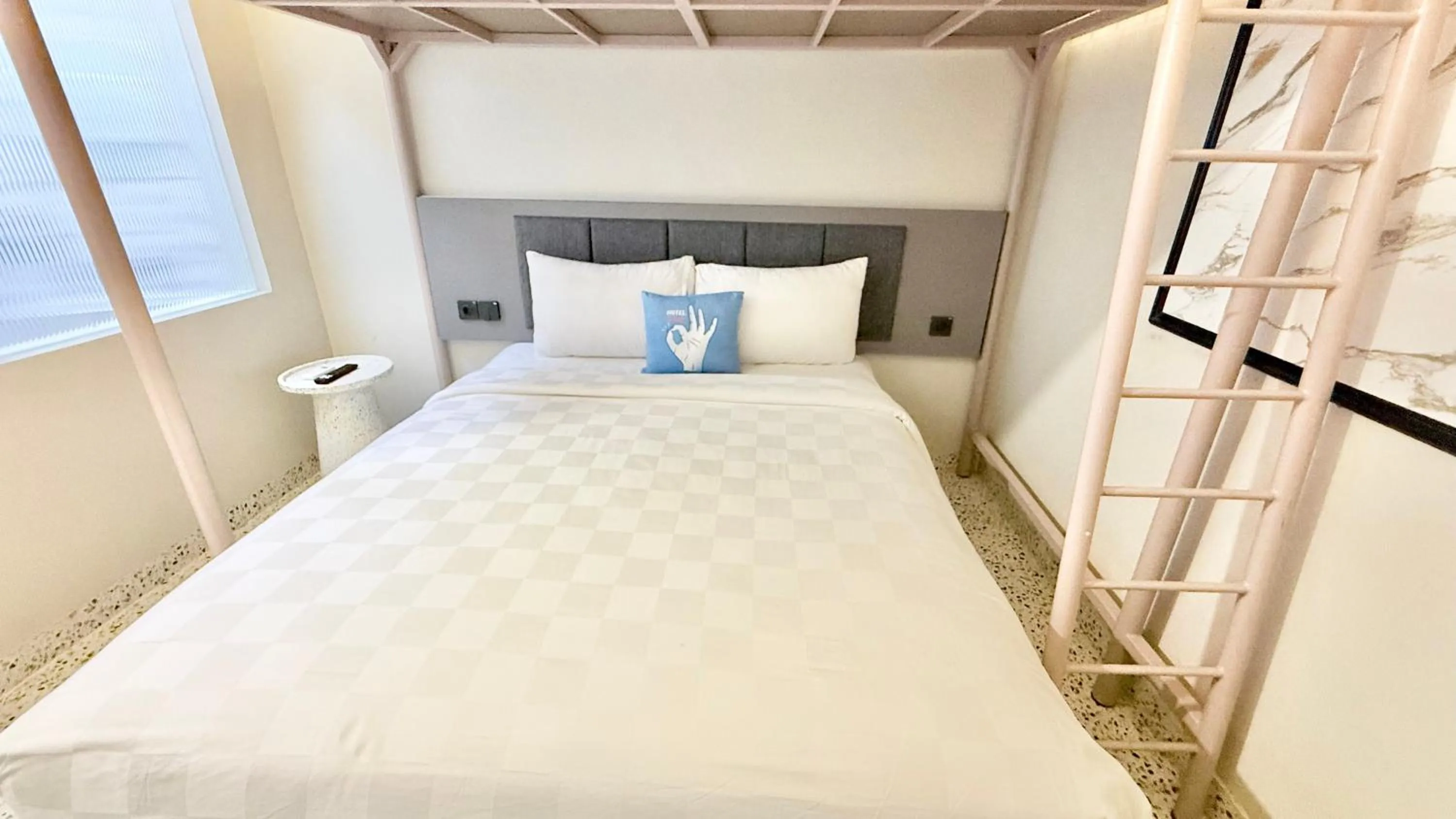 Bed in Hotel WITH OK